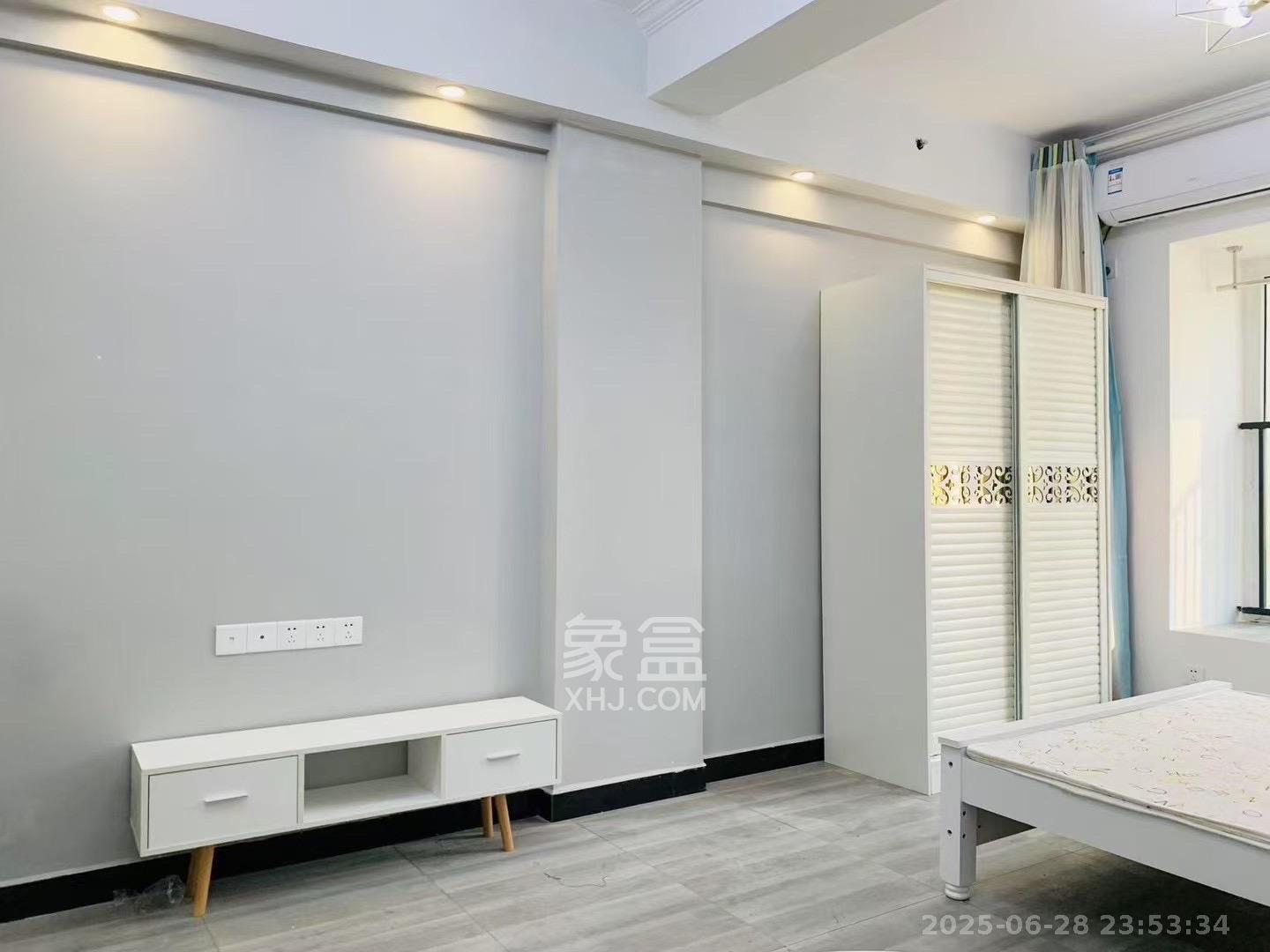 马王堆陶瓷城新合区  1室1厅1卫   1400.00元/月室内图