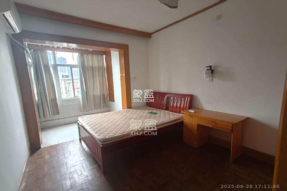 国立投资公司宿舍 2室1厅1卫 1600.0元/月 国立投资公司宿舍 2室1厅1卫 1600.0元/月室内图