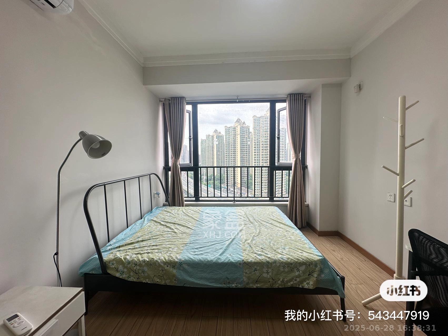 藏珑湖上国际花园  1室1厅1卫   1700.00元/月室内图