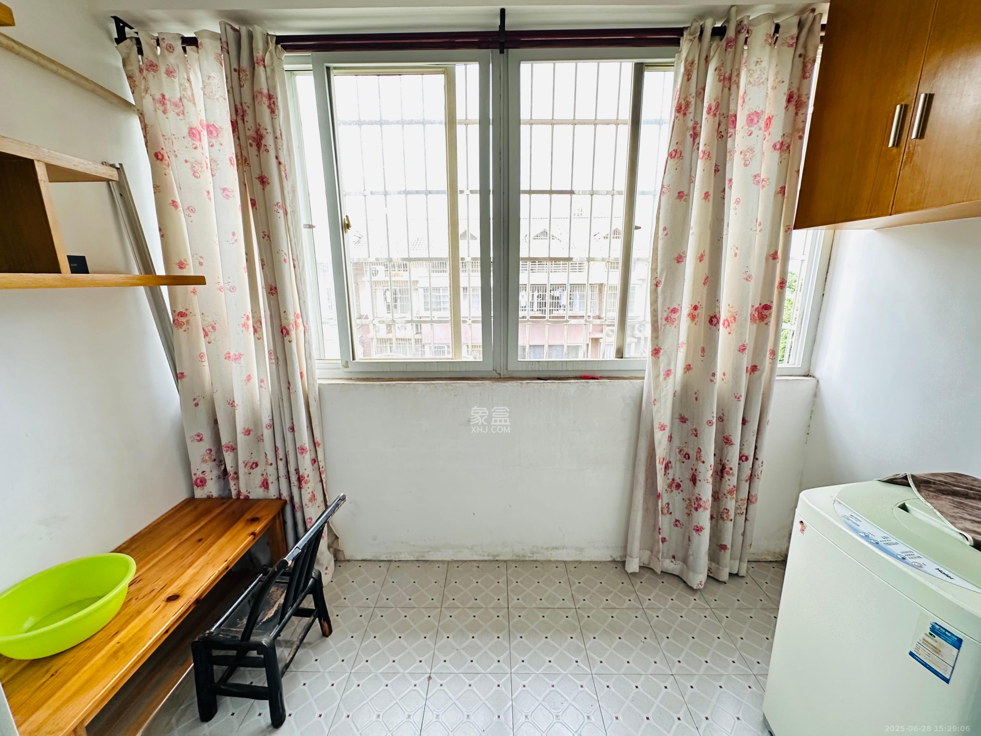 湘樟园小区(湘樟家园) 2室2厅1卫 1350.0元/月 湘樟园小区(湘樟家园) 2室2厅1卫 1350.0元/月室内图