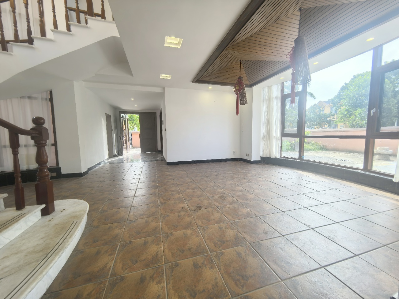 黄金海岸花园 9室2厅4卫 35000.0元/月 黄金海岸花园 9室2厅4卫 35000.0元/月室内图