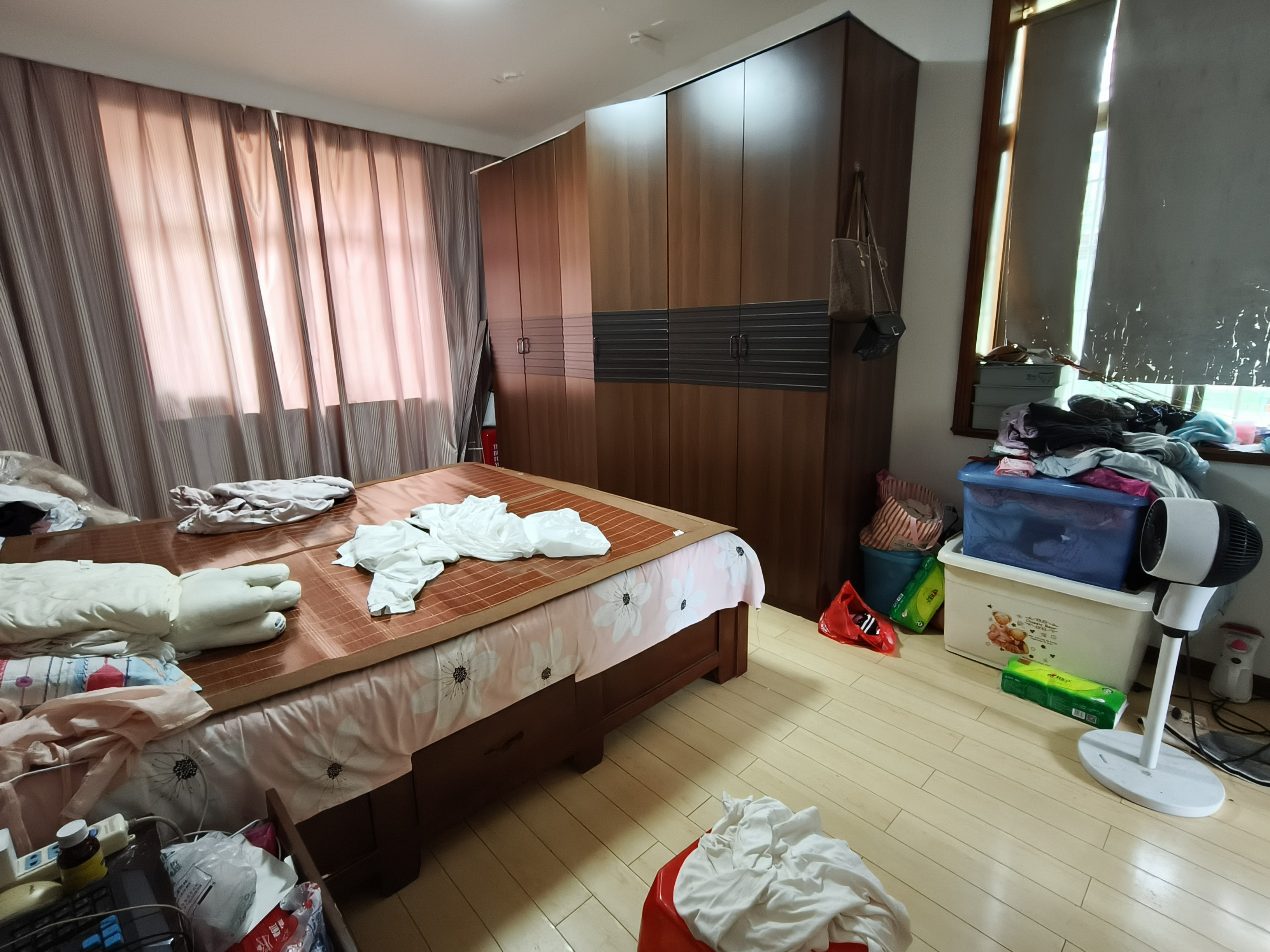 娄底一中教师新村 3室2厅2卫 80.0万 娄底一中教师新村 3室2厅2卫 80.0万客厅