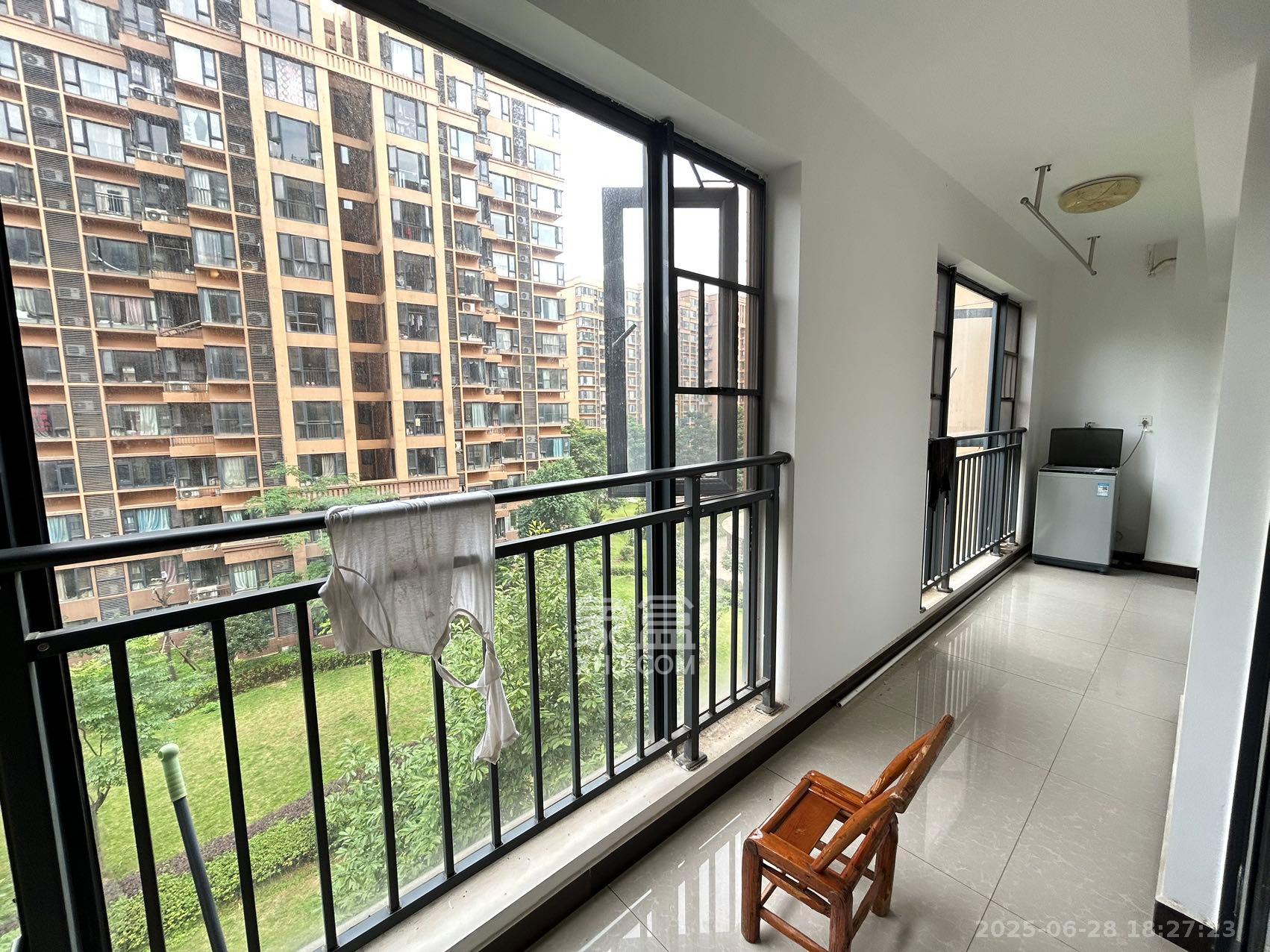 怡海星城 3室2厅2卫 2000.0元/月 怡海星城 3室2厅2卫 2000.0元/月室内图