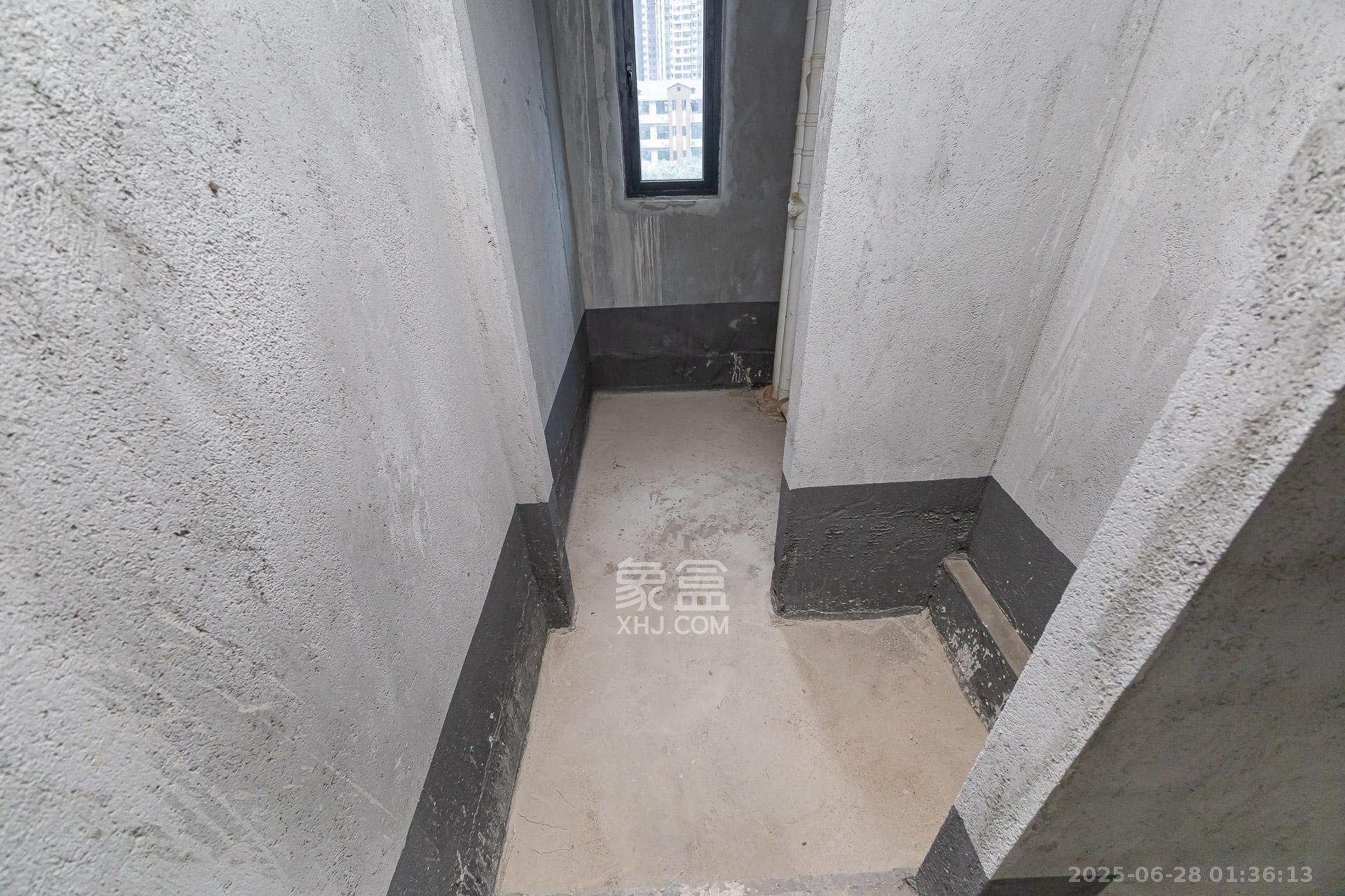 越秀湘江星汇城二期  4室2厅2卫    129.8万 越秀湘江星汇城二期  4室2厅2卫    129.8万卫生间