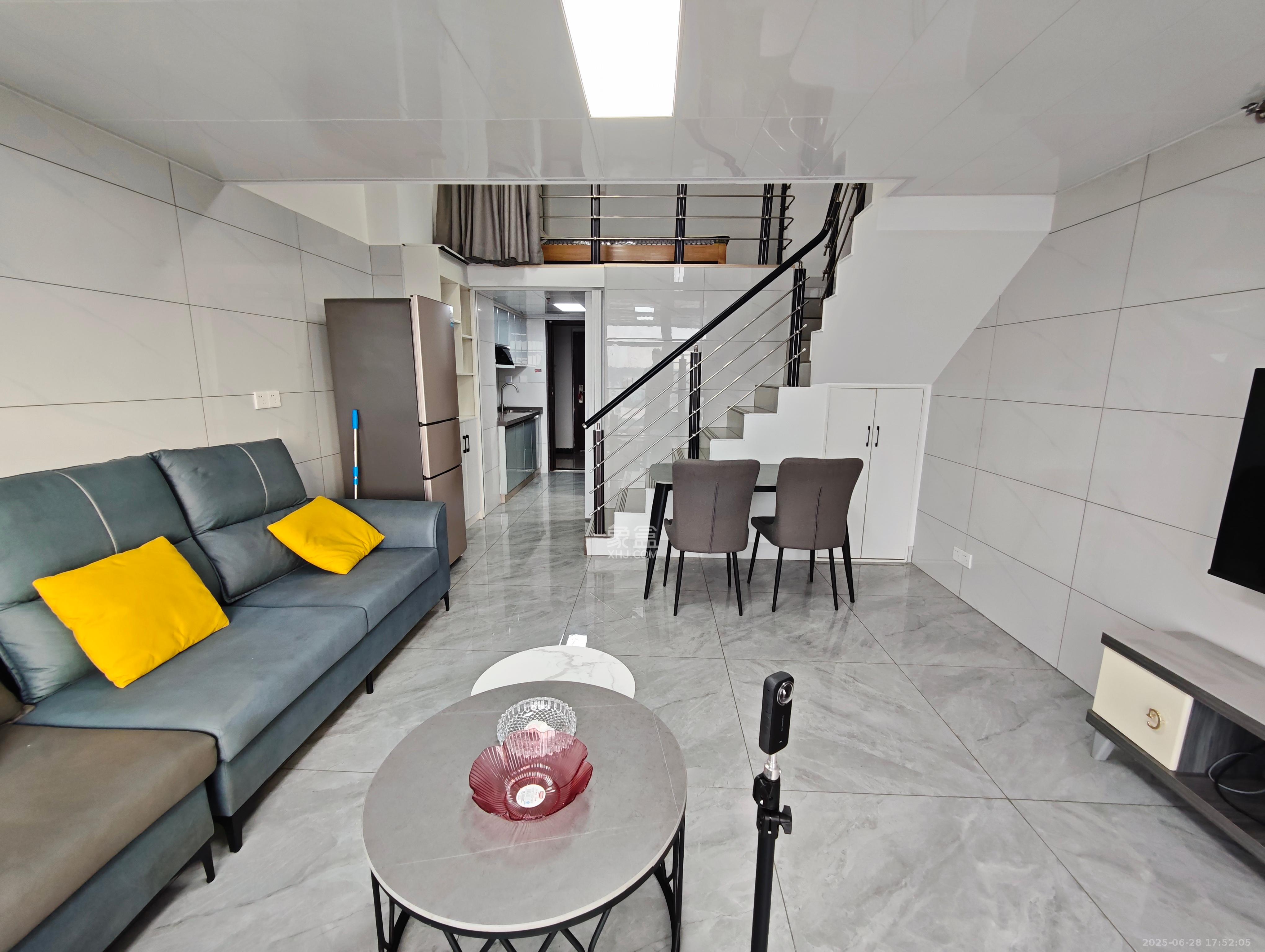 东方美地 2室1厅1卫 2000.0元/月 东方美地 2室1厅1卫 2000.0元/月室内图