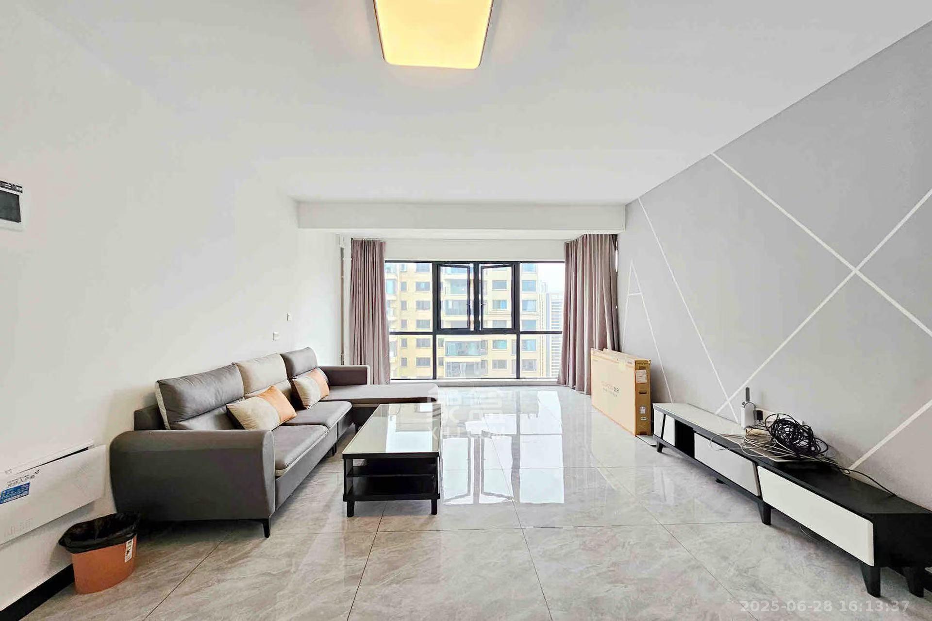 长房东旭国际 3室2厅1卫 3500.0元/月 长房东旭国际 3室2厅1卫 3500.0元/月室内图