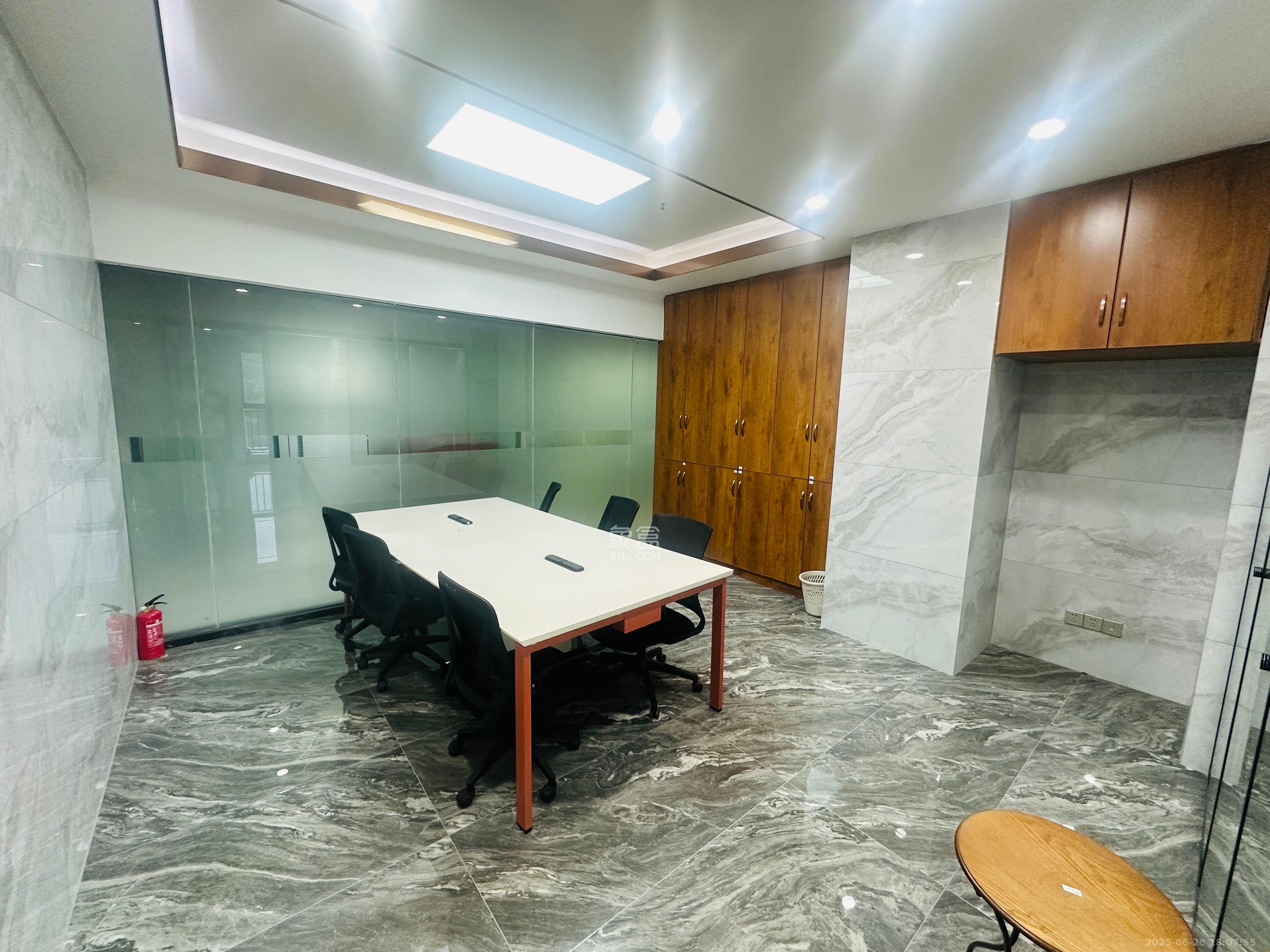 洋湖创富中心   240.0㎡      10800.0元/月室内图