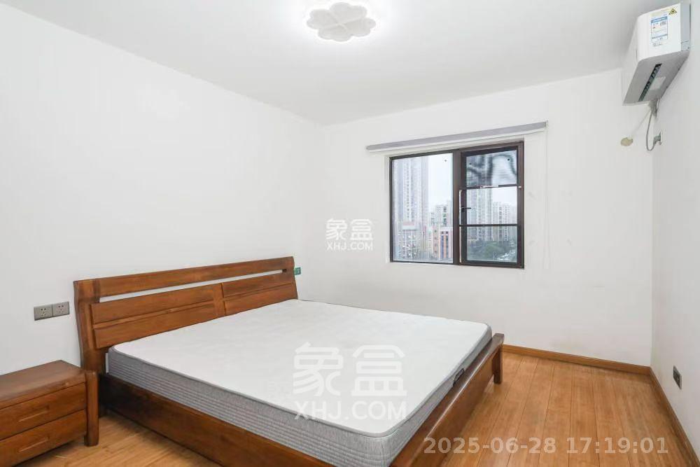 中冶中央公园  3室2厅2卫   3200.00元/月室内图1