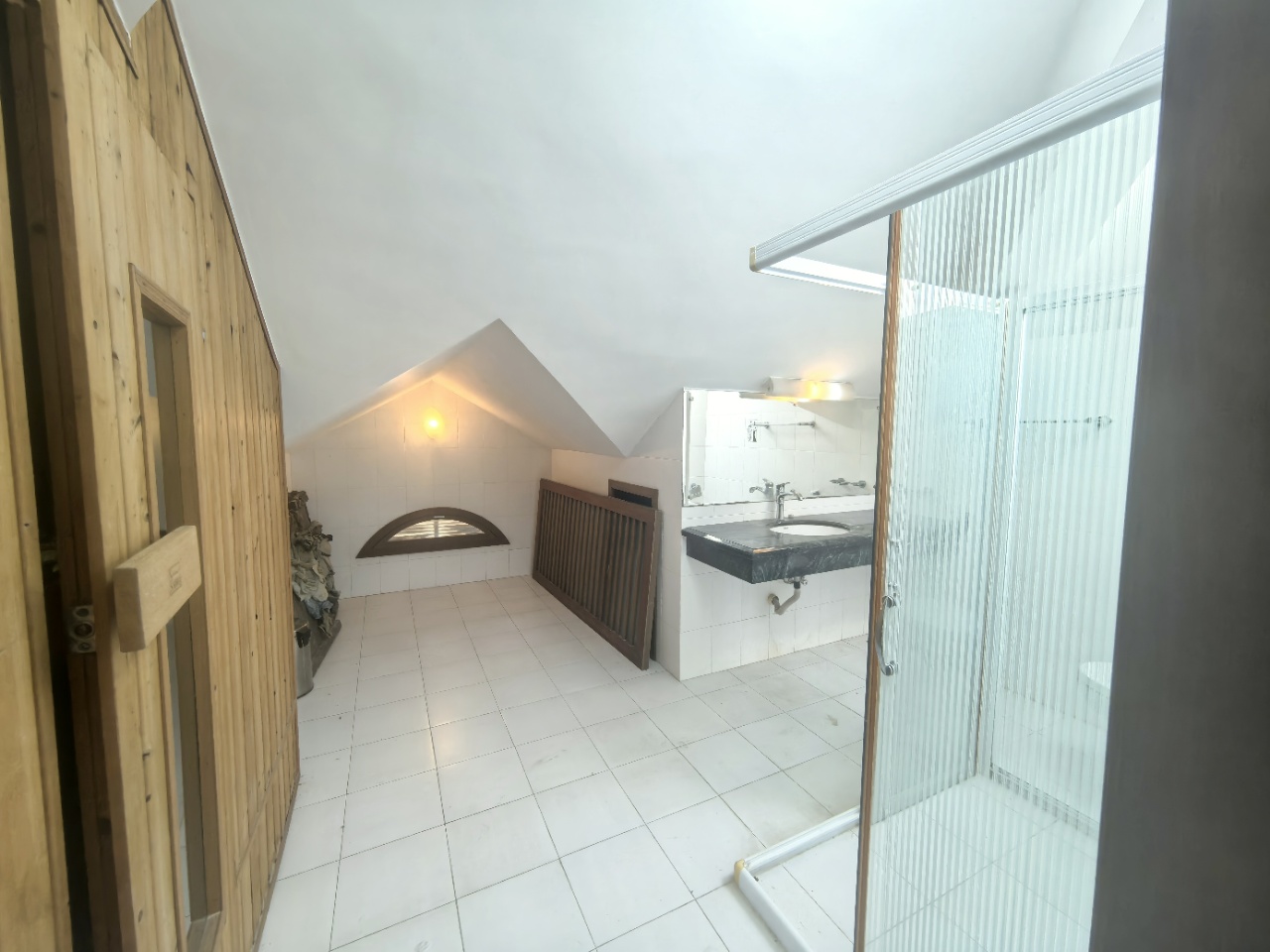 黄金海岸花园 9室2厅4卫 35000.0元/月 黄金海岸花园 9室2厅4卫 35000.0元/月室内图