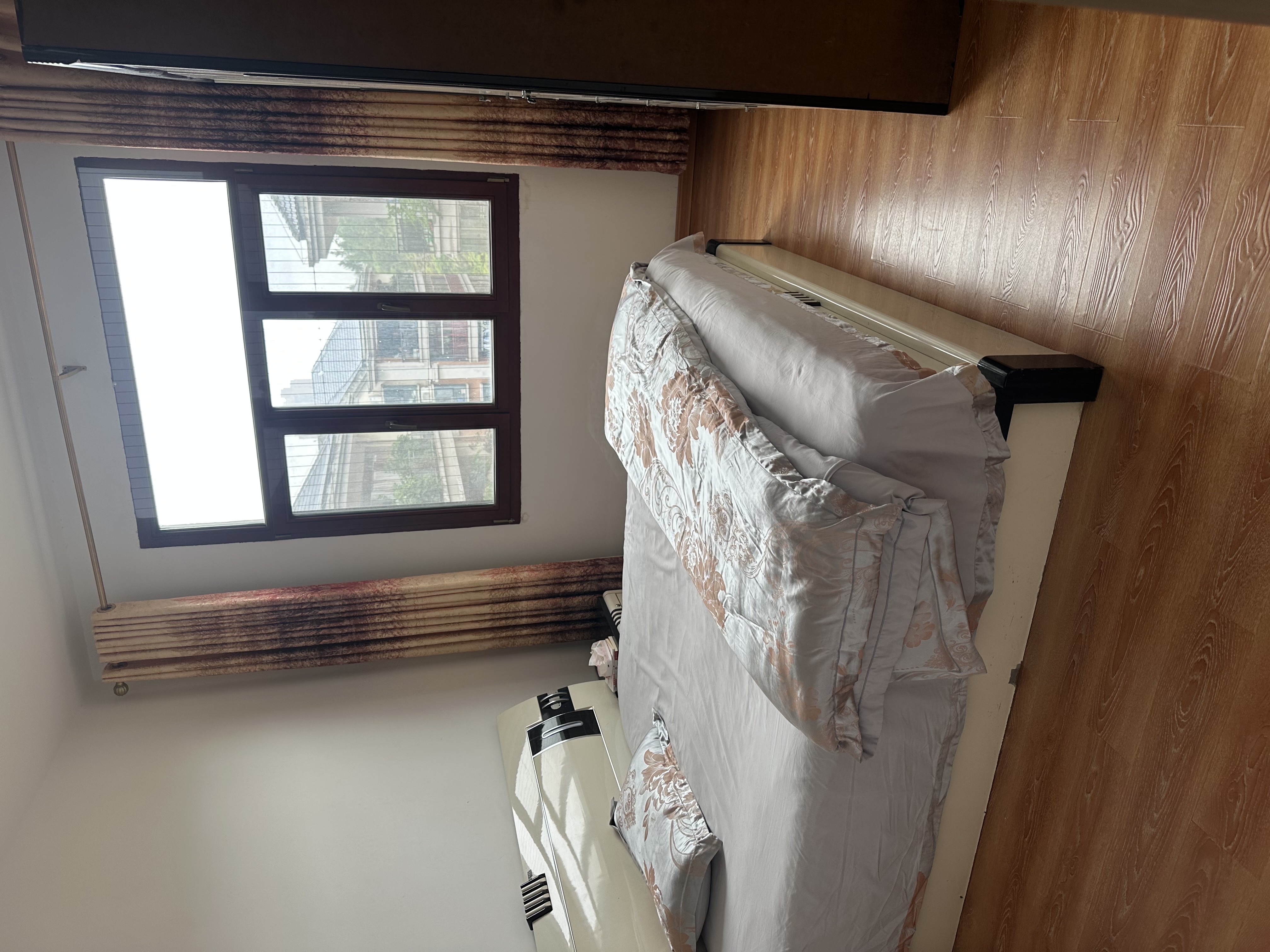 国土鑫苑 4室2厅2卫 1500.0元/月 国土鑫苑 4室2厅2卫 1500.0元/月室内图