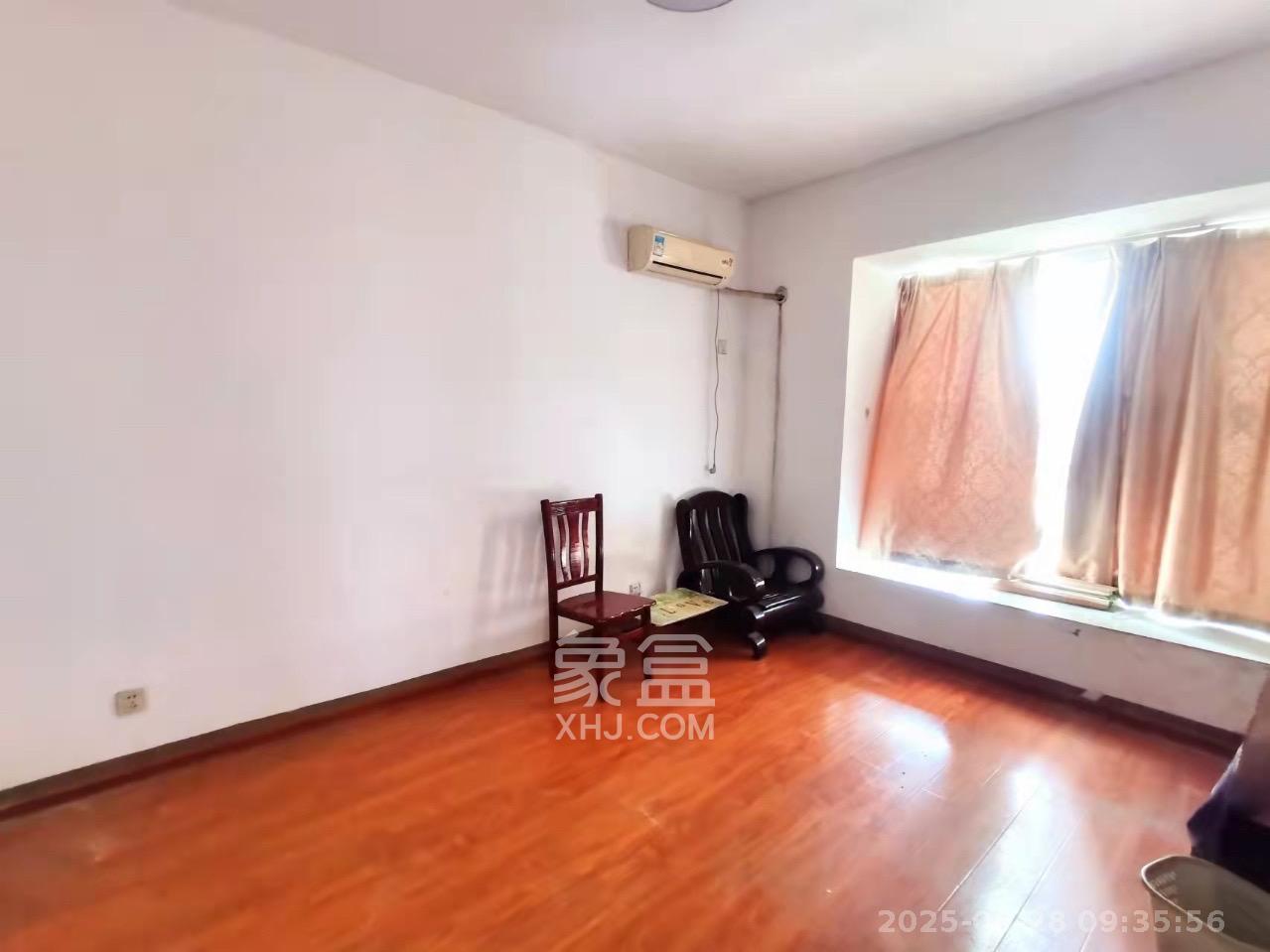 麓山润城  3室2厅2卫    2500.0元/月 麓山润城  3室2厅2卫    2500.0元/月室内图