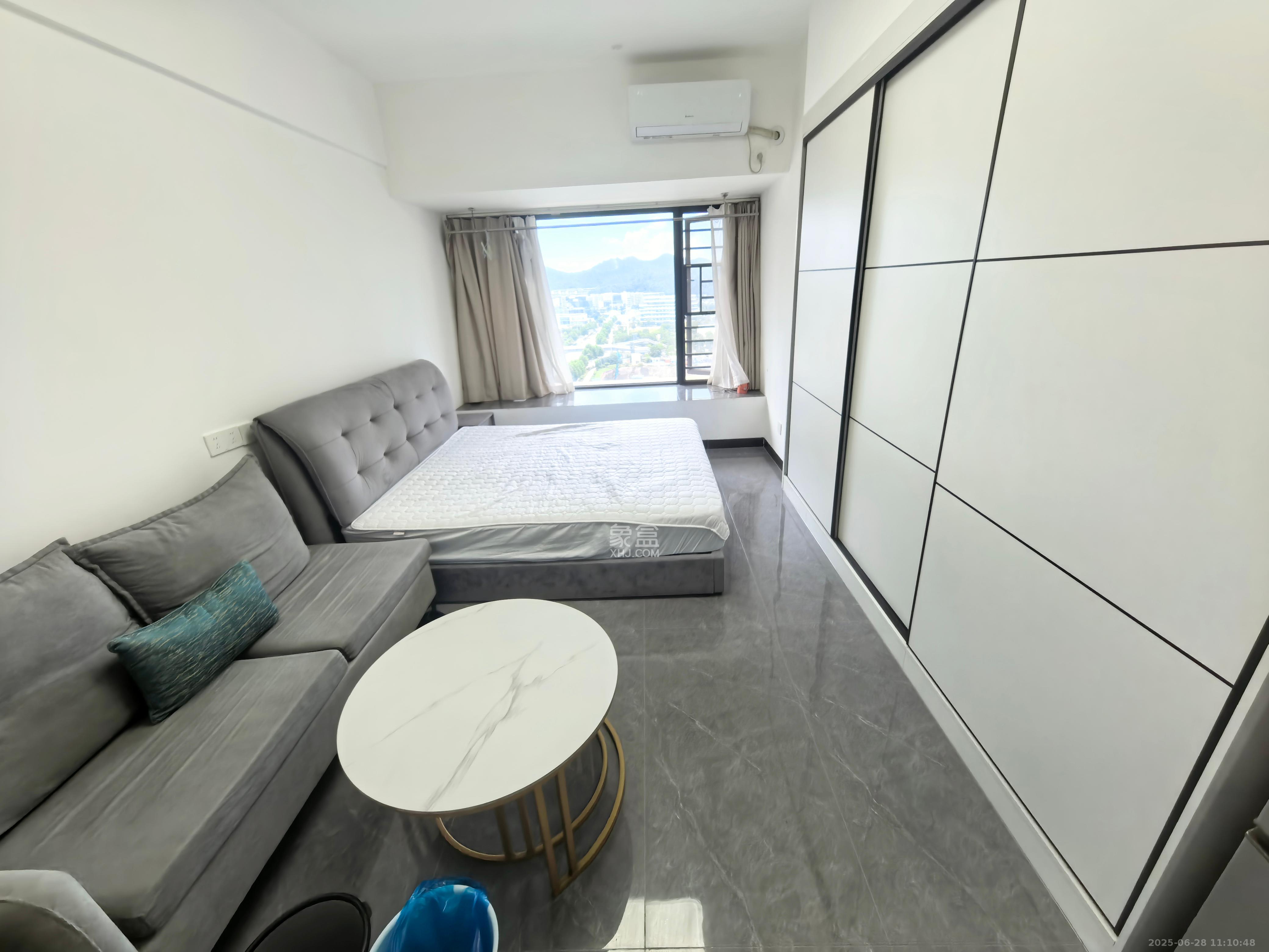 南山梅溪一方  1室1厅1卫    1800.0元/月 南山梅溪一方  1室1厅1卫    1800.0元/月室内图