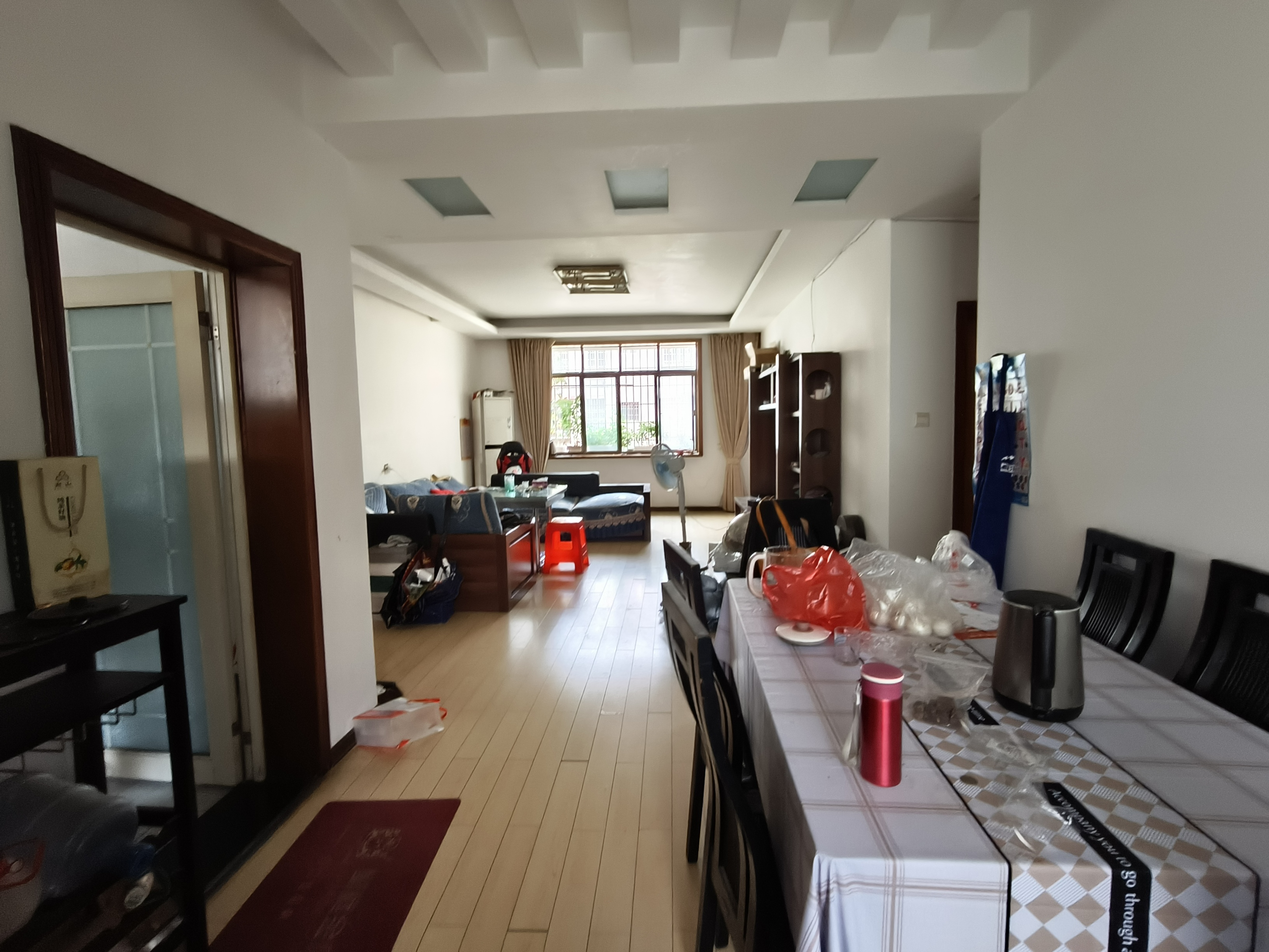 娄底一中教师新村 3室2厅2卫 80.0万 娄底一中教师新村 3室2厅2卫 80.0万客厅