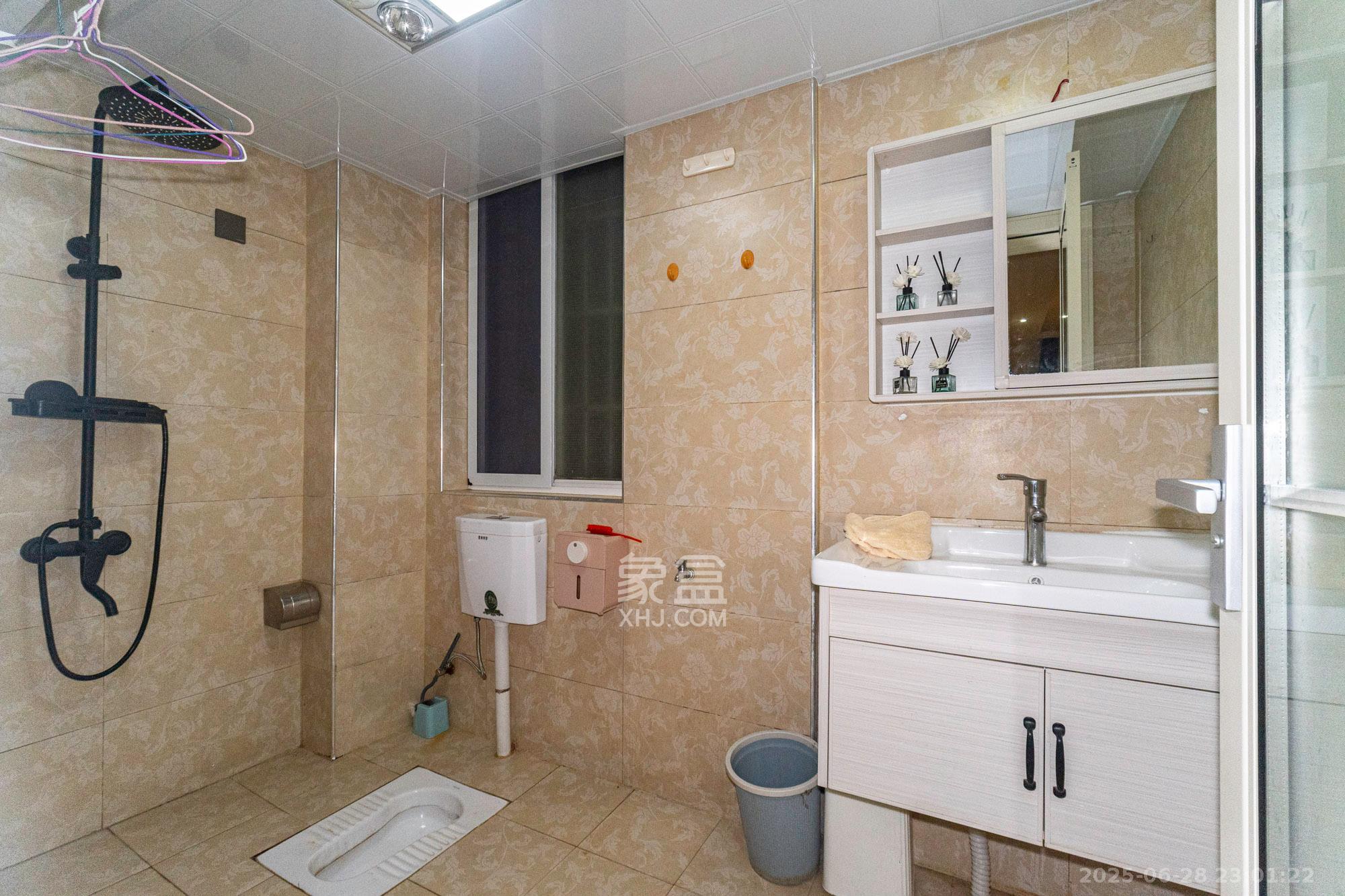 紫晶城 3室2厅1卫 63.8万 紫晶城 3室2厅1卫 63.8万卫生间