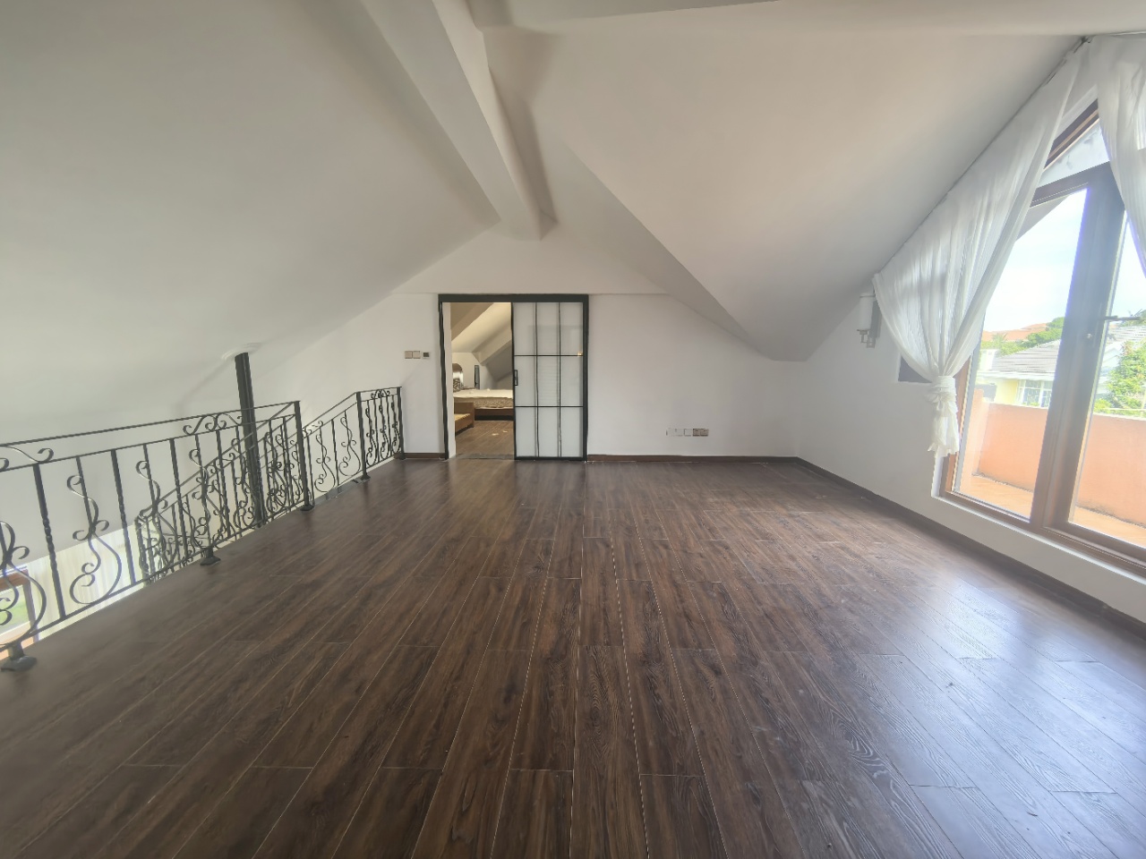 黄金海岸花园 9室2厅4卫 35000.0元/月 黄金海岸花园 9室2厅4卫 35000.0元/月室内图