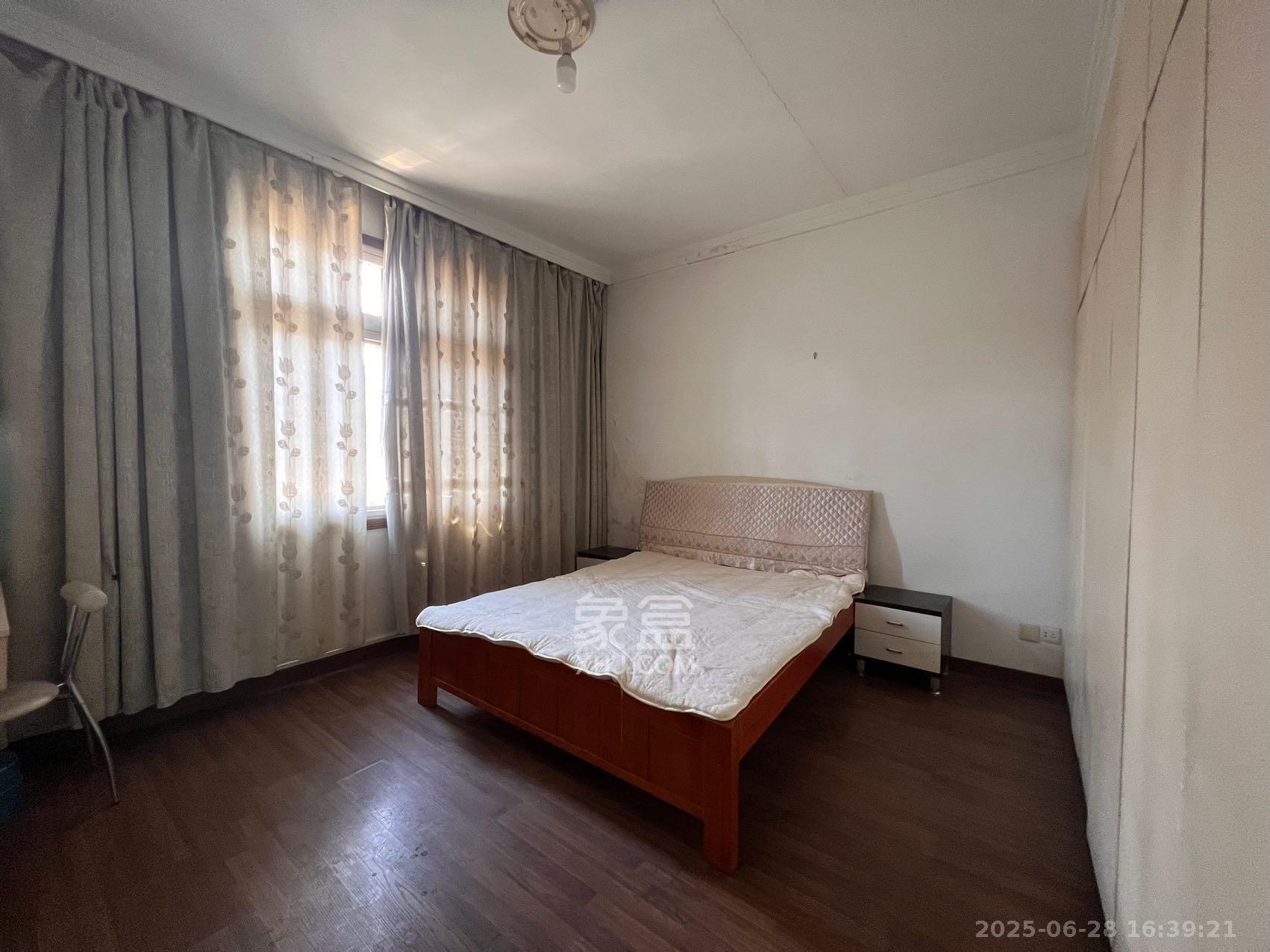 洞井商贸城 3室2厅2卫 1200.0元/月 洞井商贸城 3室2厅2卫 1200.0元/月室内图