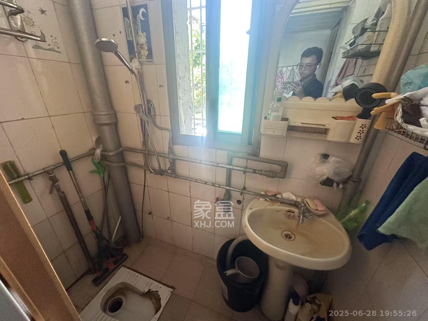 省政府机关二院  4室1厅1卫   2400.00元/月室内图