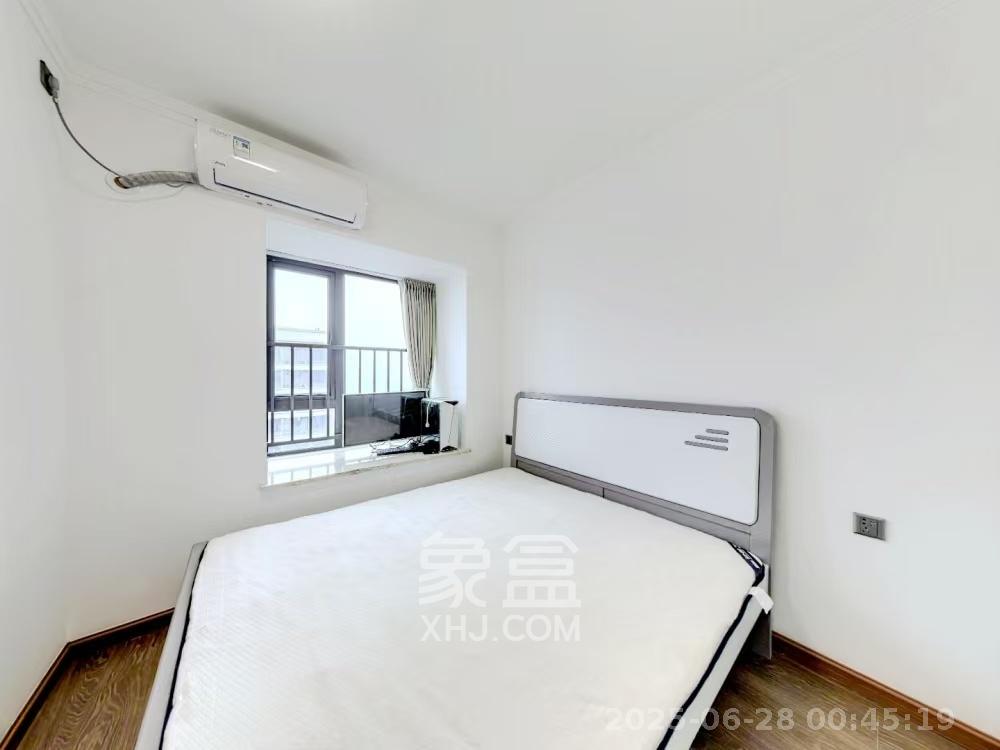 招商华发依云曦城  3室2厅1卫   2400.00元/月室内图