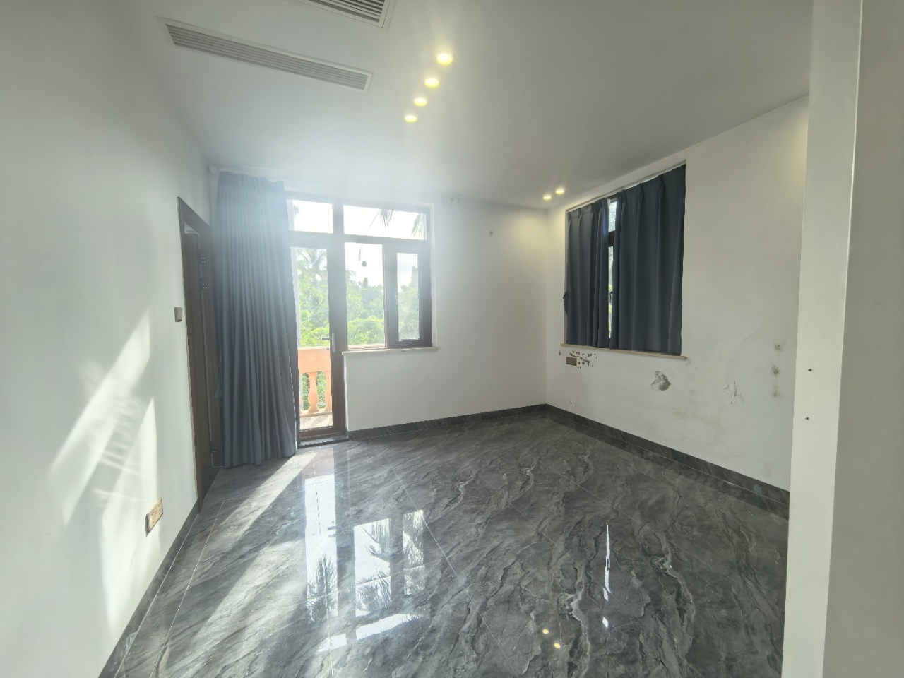 黄金海岸花园 9室2厅4卫 35000.0元/月 黄金海岸花园 9室2厅4卫 35000.0元/月室内图