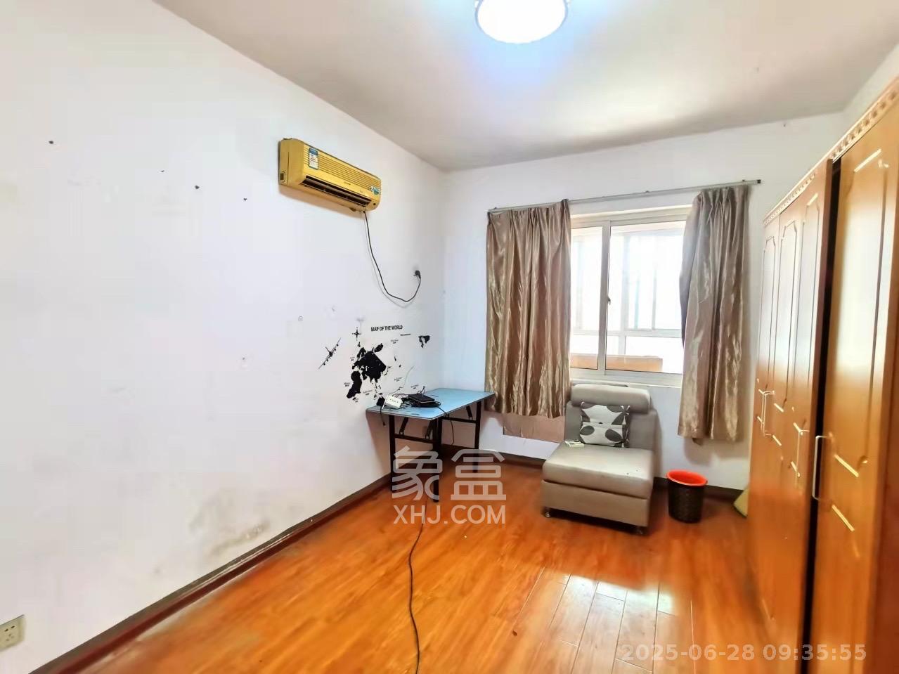 麓山润城  3室2厅2卫    2500.0元/月 麓山润城  3室2厅2卫    2500.0元/月室内图