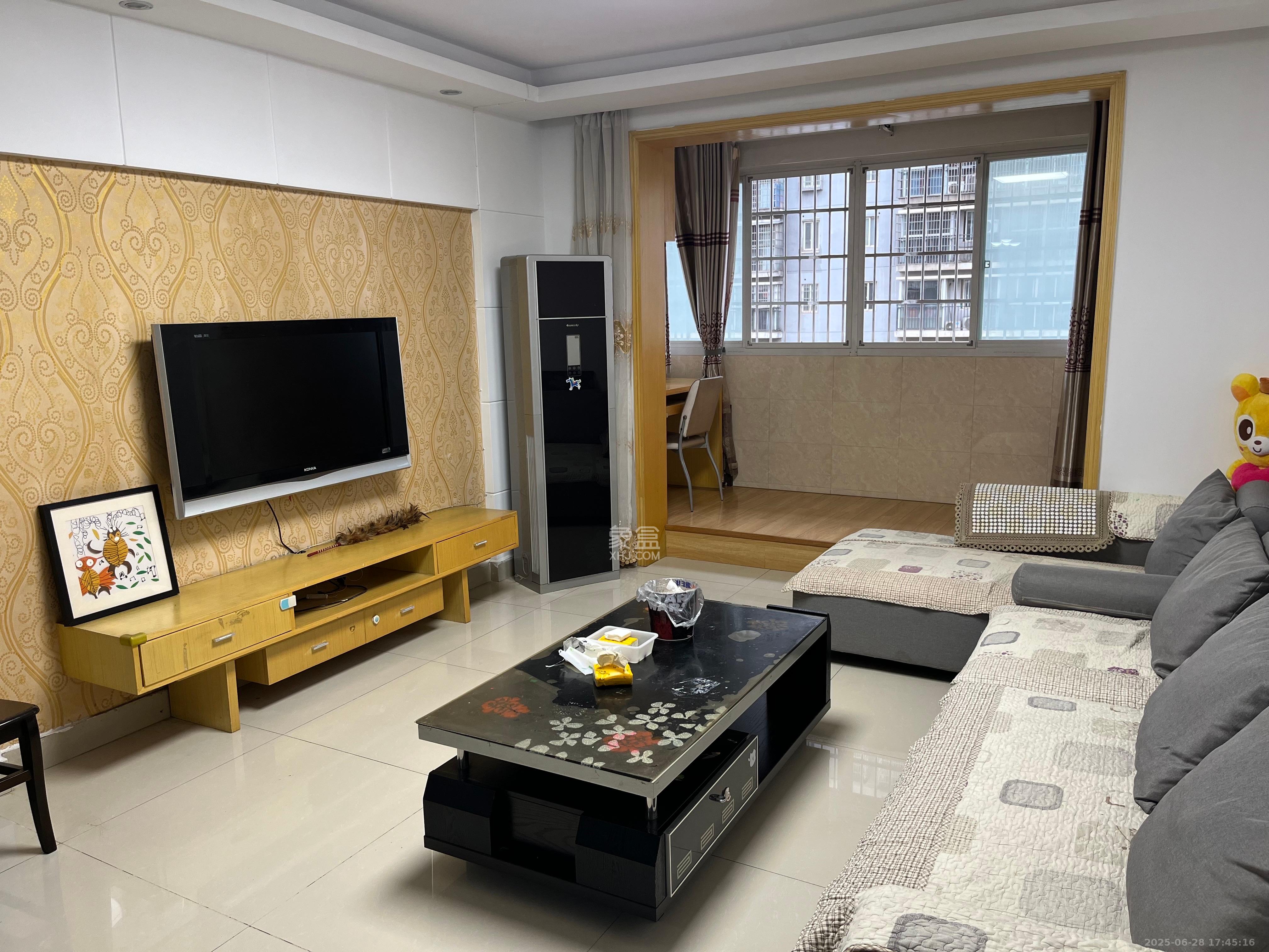 都市馨园  2室2厅1卫    2200.0元/月 都市馨园  2室2厅1卫    2200.0元/月室内图