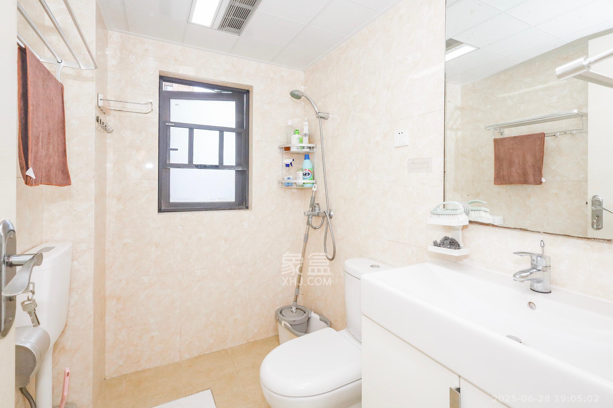 协信星澜汇  3室2厅1卫    99.0万 协信星澜汇  3室2厅1卫    99.0万卫生间