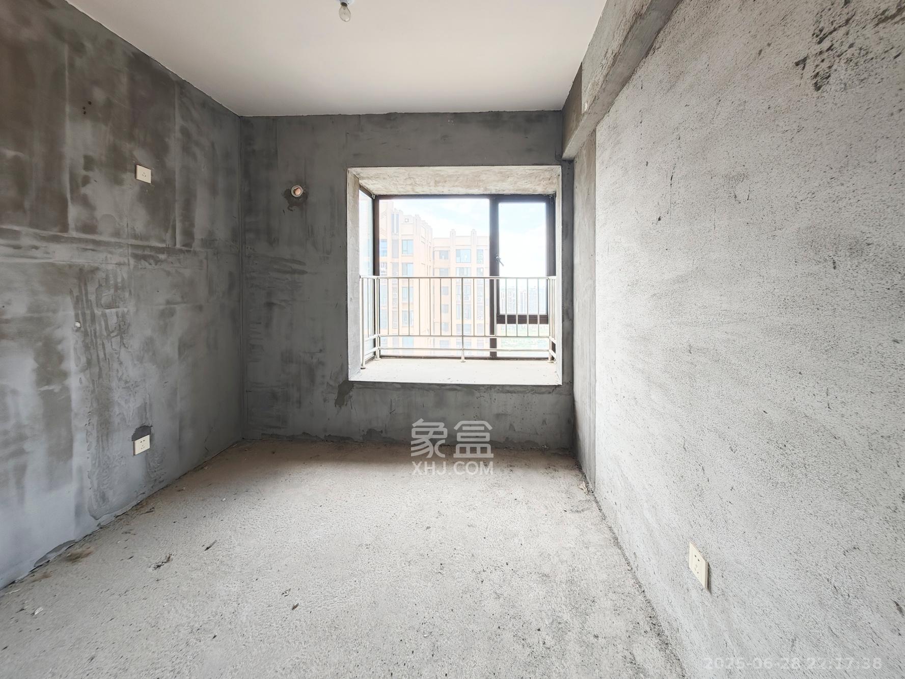 鸿邦国际城  3室2厅2卫    80.0万卧室