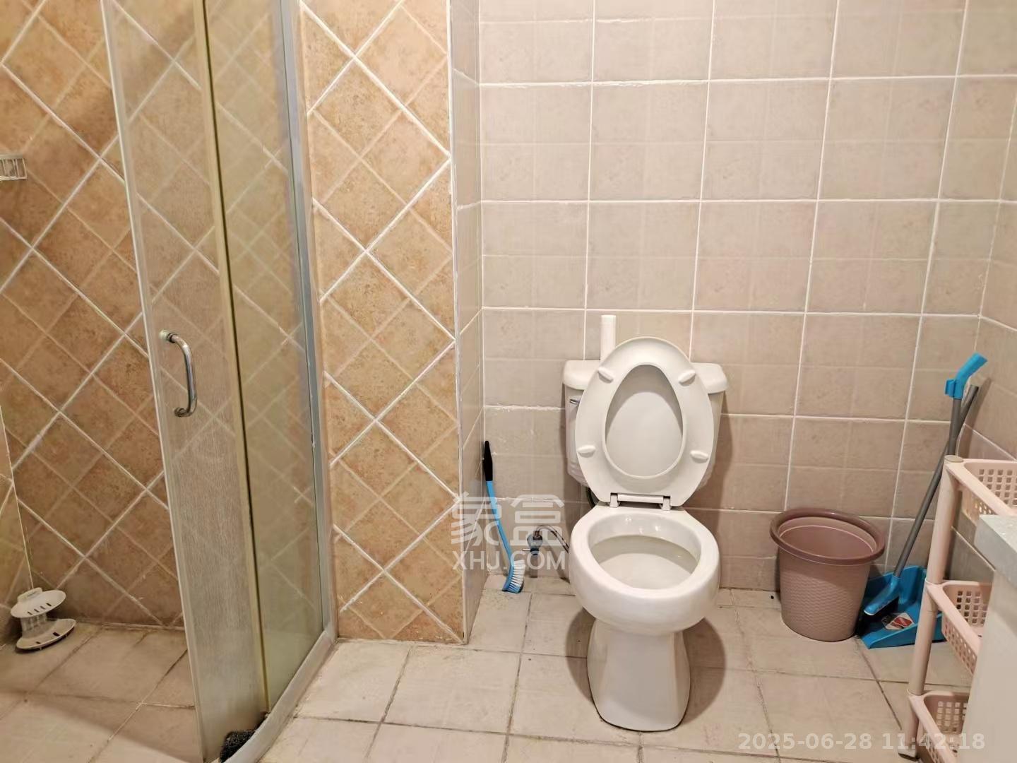 昊天大厦 1室1厅1卫 2000.0元/月 昊天大厦 1室1厅1卫 2000.0元/月室内图