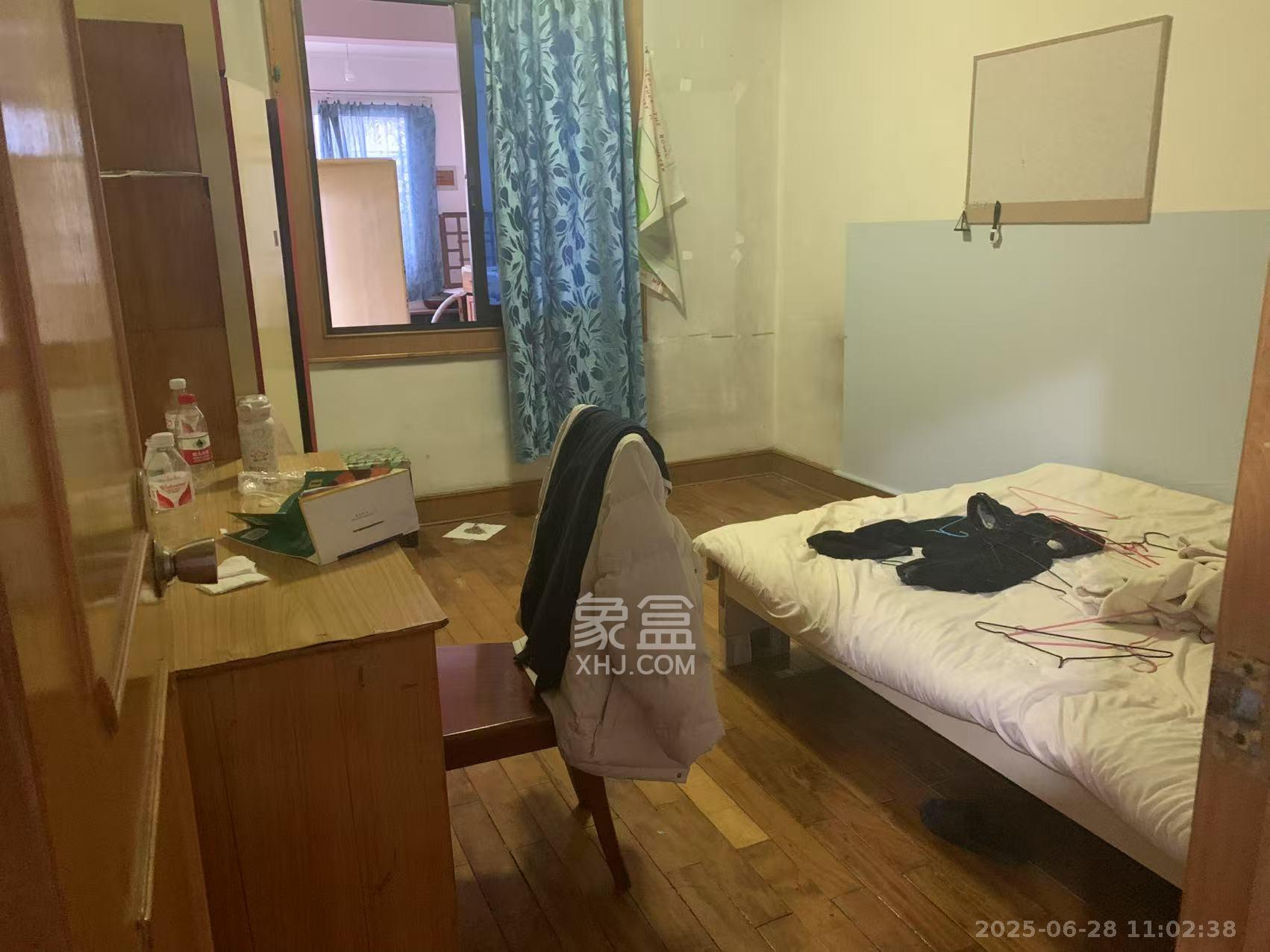 粮油工业公司宿舍（果茶巷一号大院）  3室2厅1卫   1800.00元/月室内图