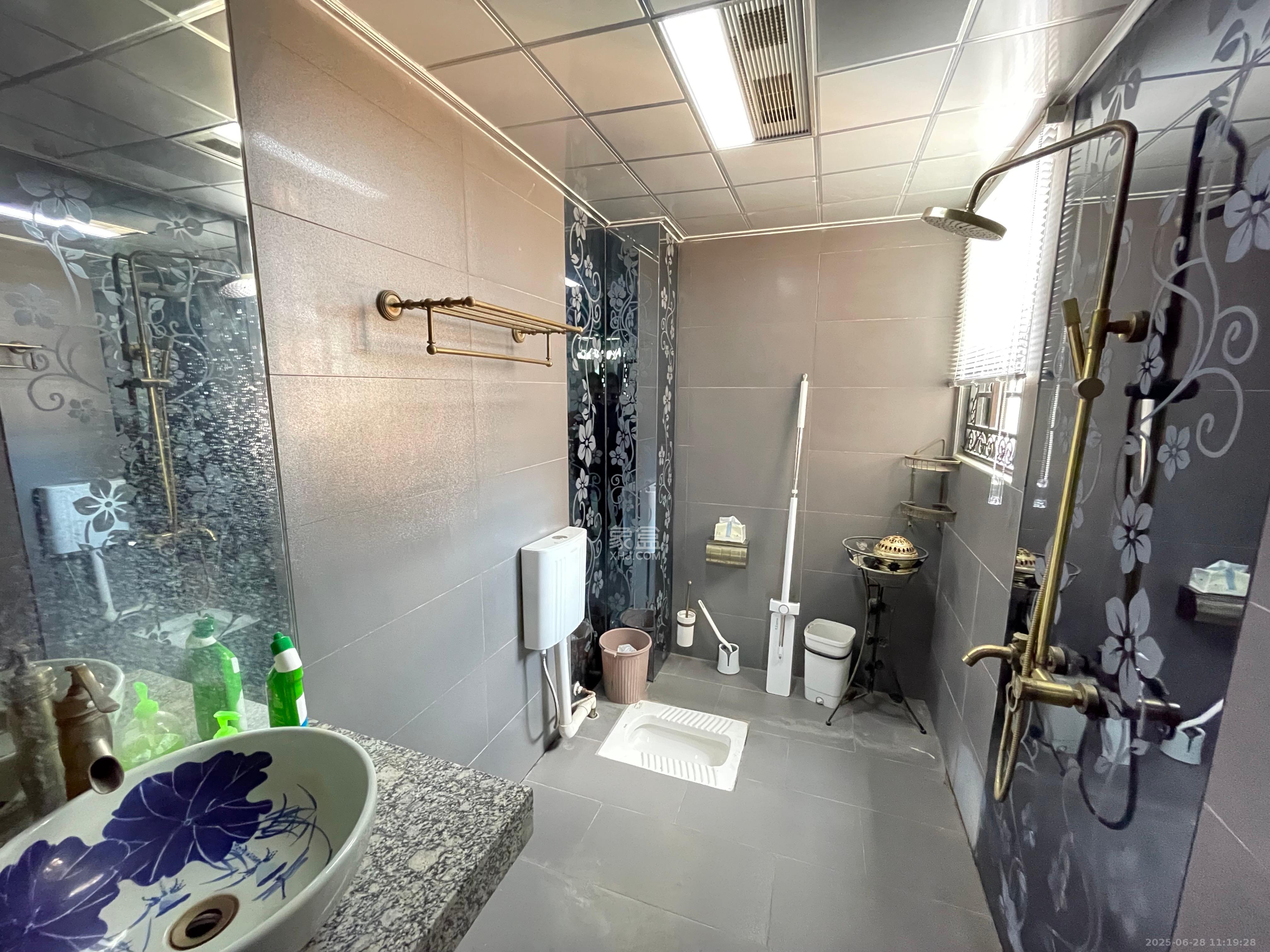 诚兴园 4室2厅2卫 3000.0元/月 诚兴园 4室2厅2卫 3000.0元/月室内图