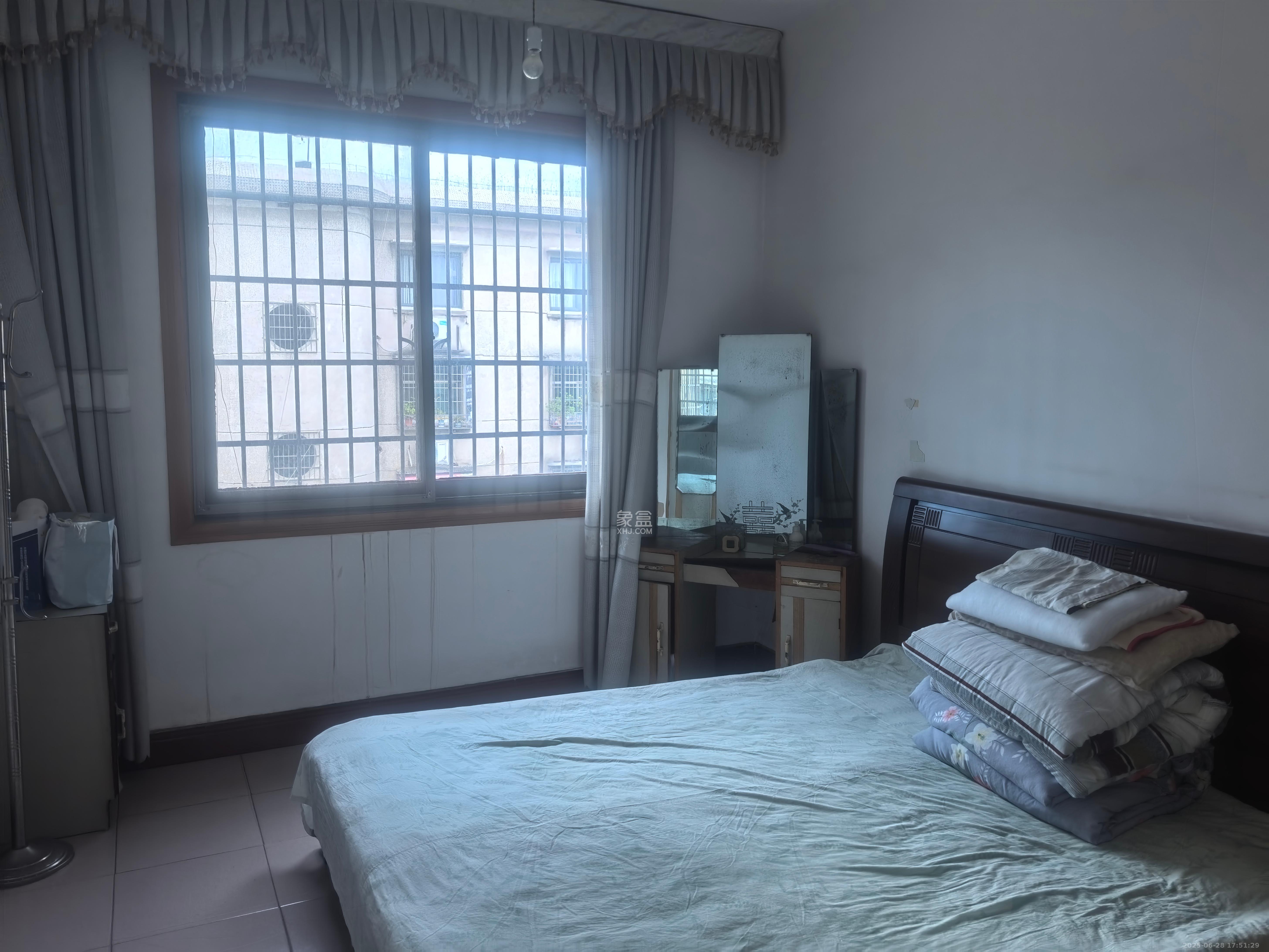 杜鹃小区  3室2厅1卫   750.00元/月室内图