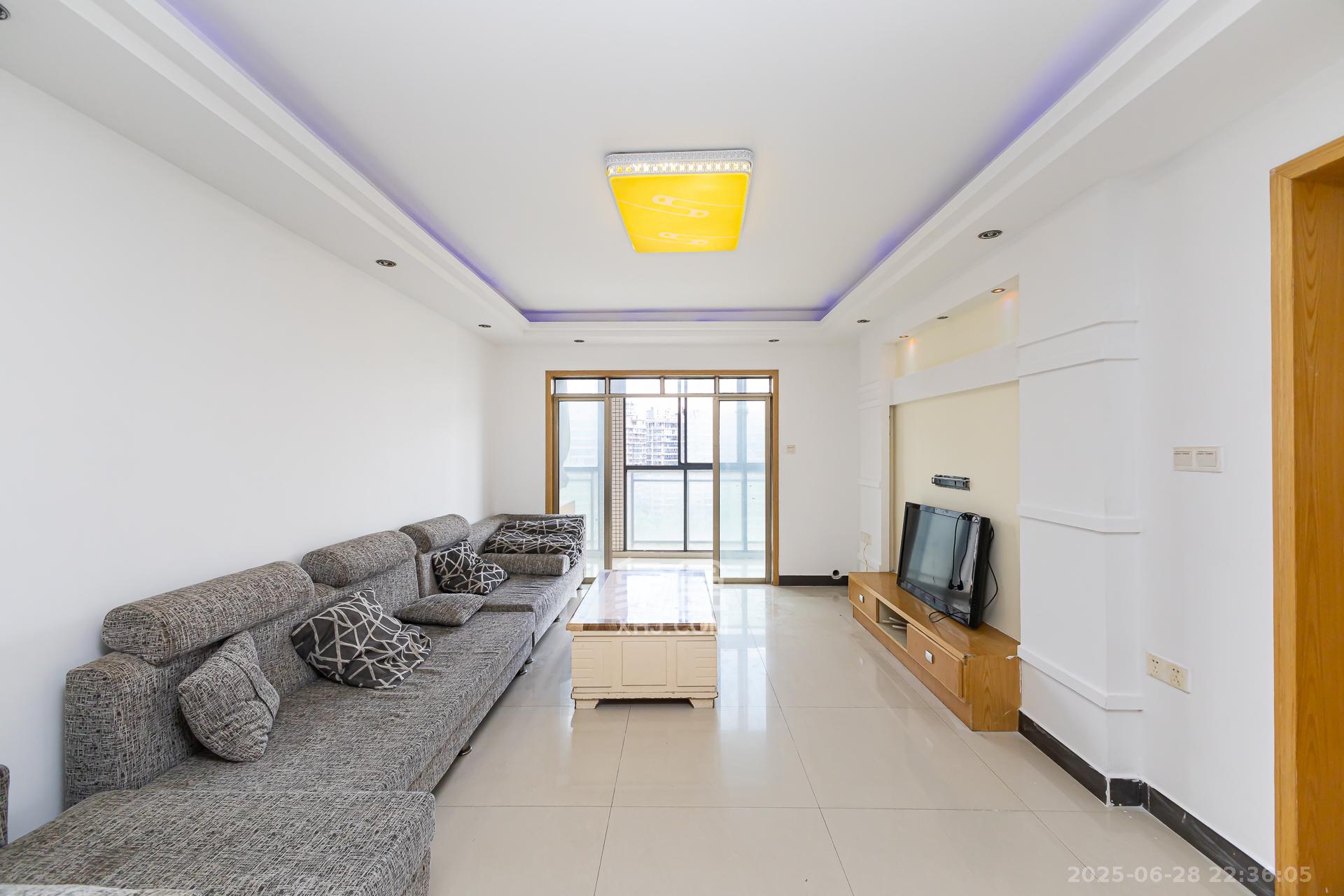 双盈卧龙湾  2室2厅1卫    42.8万 双盈卧龙湾  2室2厅1卫    42.8万客厅