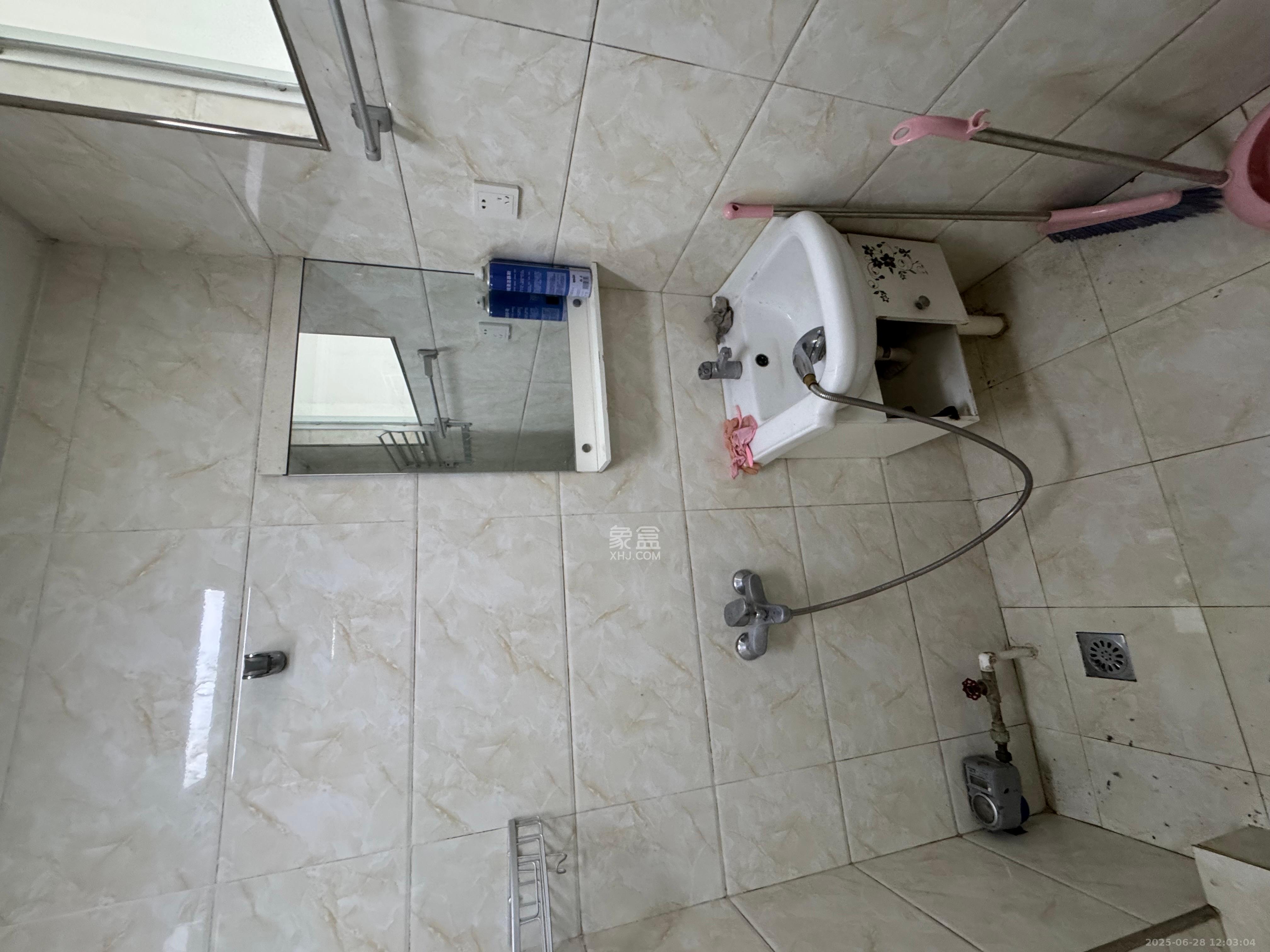 融科东南海  1室1厅1卫    1200.0元/月 融科东南海  1室1厅1卫    1200.0元/月室内图