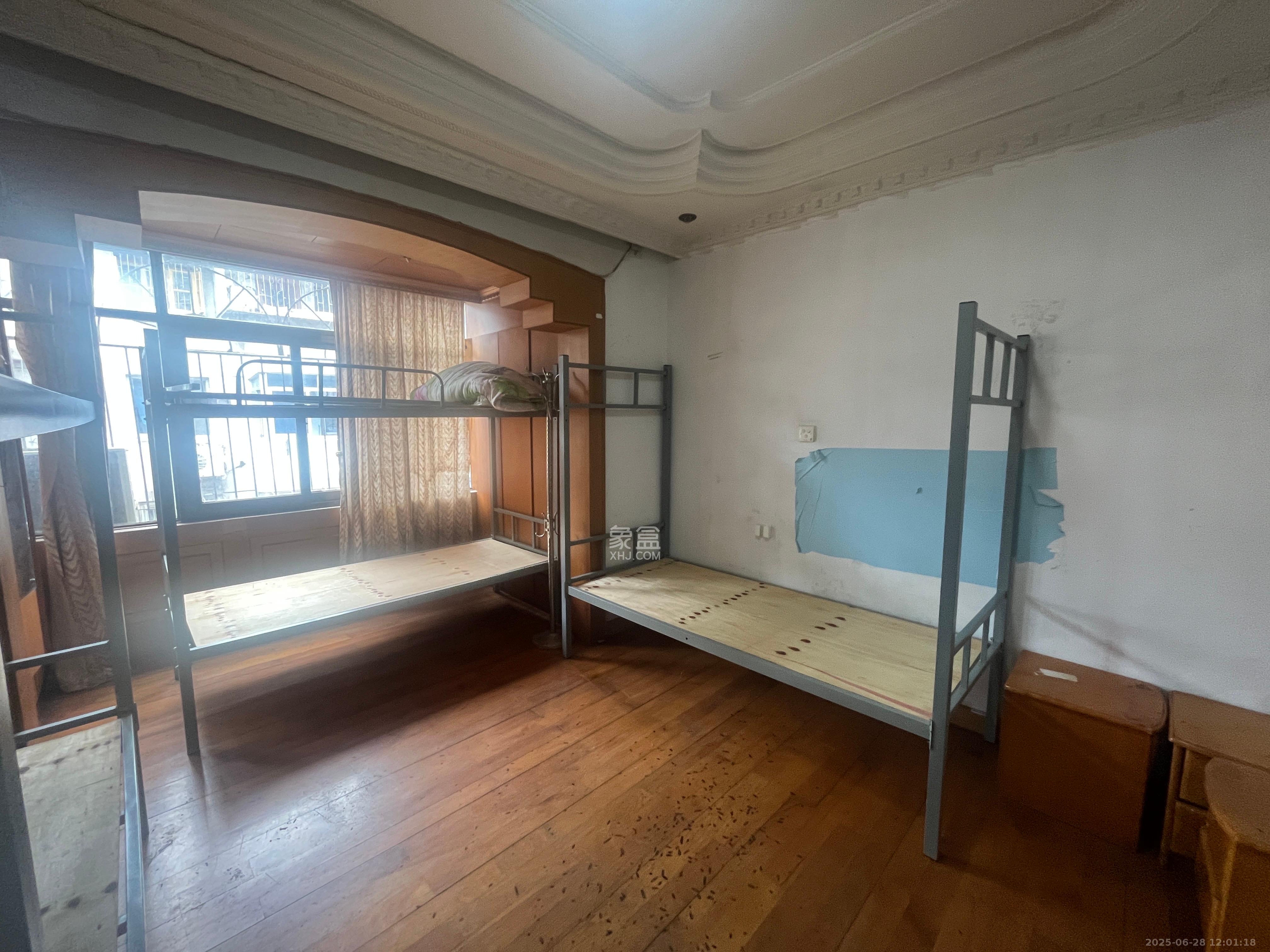 环城堤综合楼（产权如意街综合楼）  1室0厅0卫   2800.00元/月室内图
