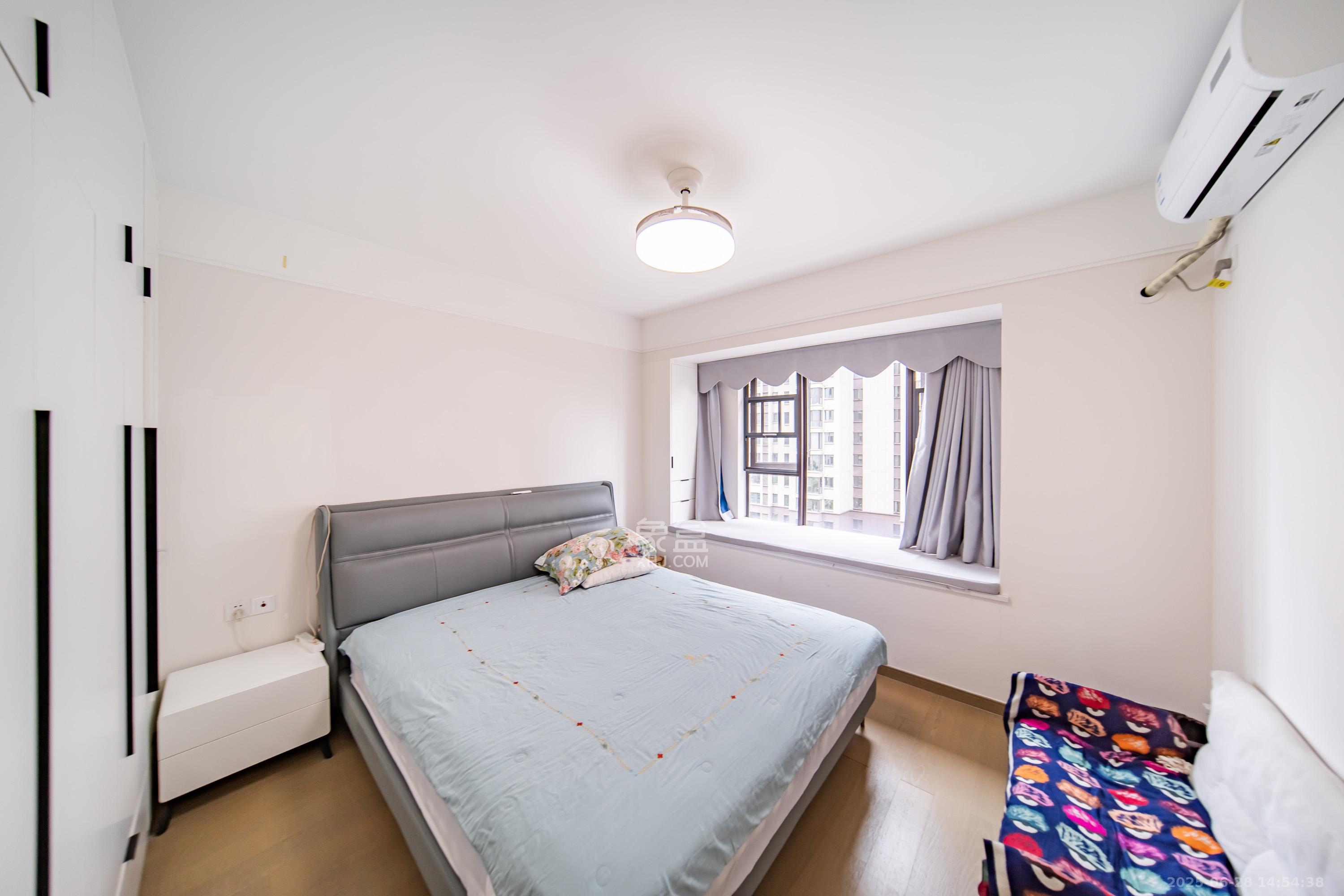 城发恒伟星雅韵(恒伟星辉苑)  4室2厅2卫    208.0万 城发恒伟星雅韵(恒伟星辉苑)  4室2厅2卫    208.0万卧室