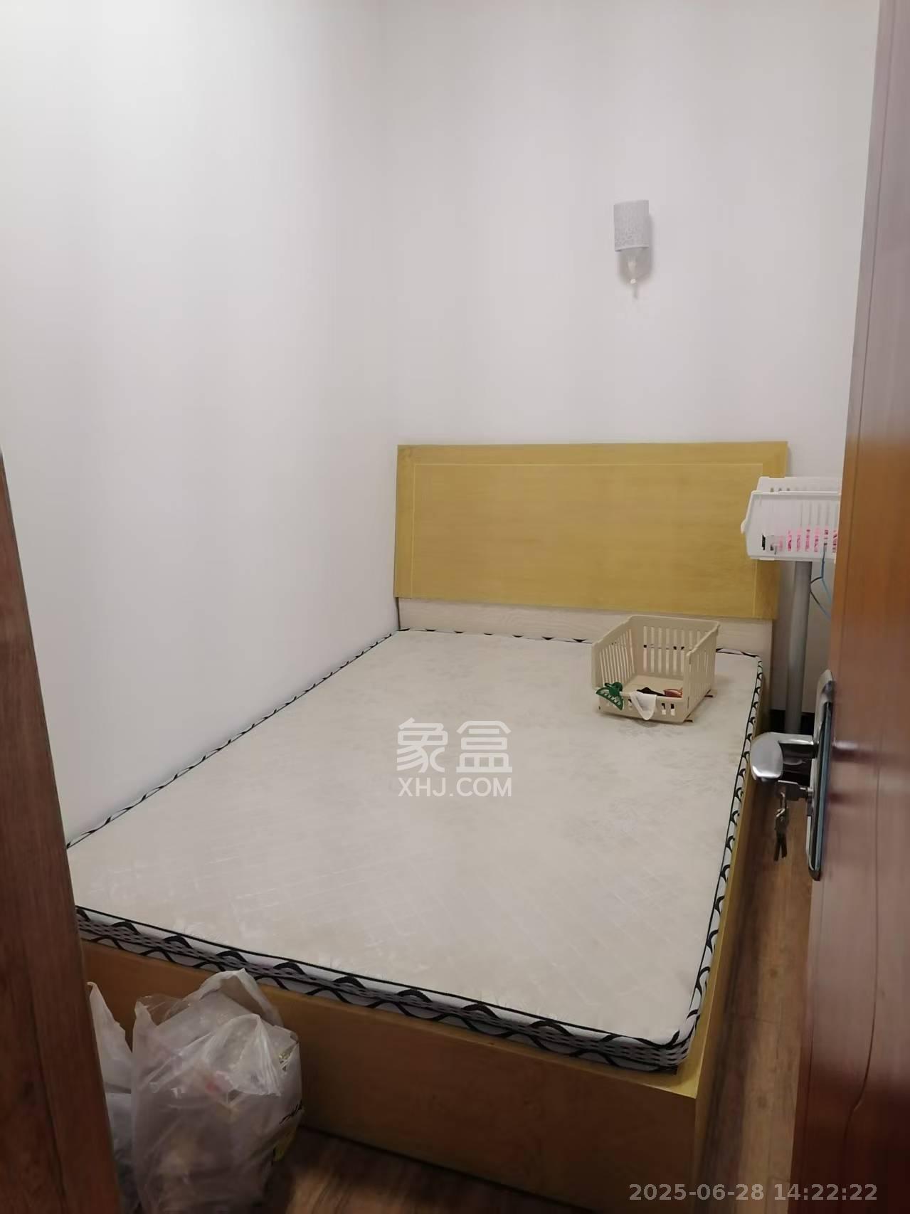 金域世家  2室1厅1卫   1300.00元/月室内图