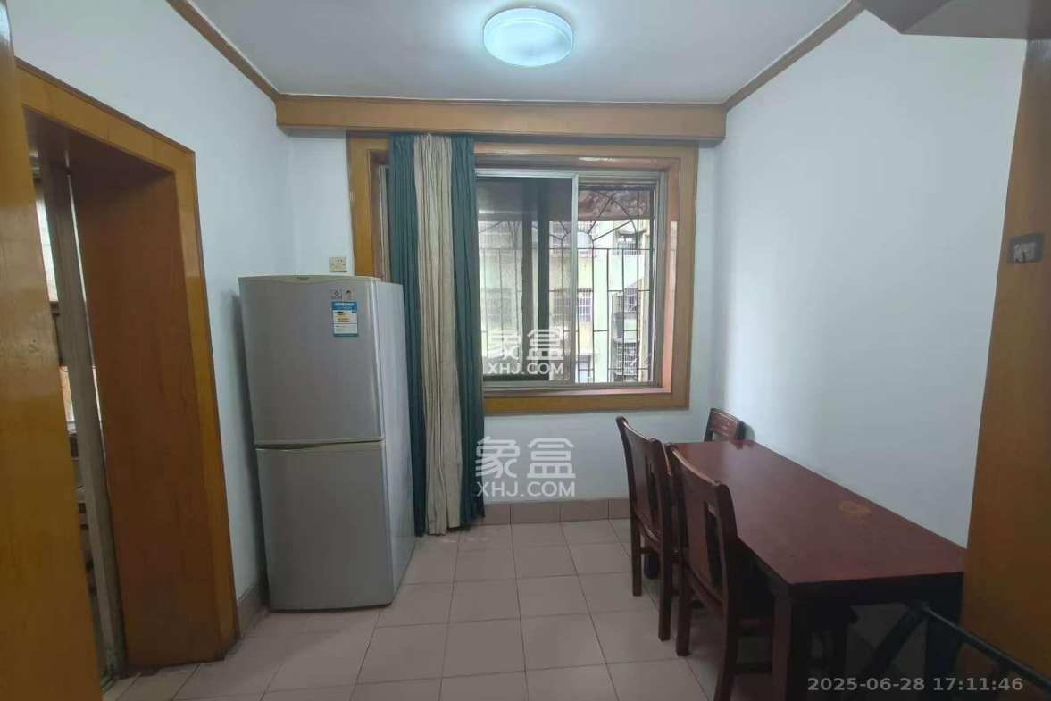 国立投资公司宿舍 2室1厅1卫 1600.0元/月 国立投资公司宿舍 2室1厅1卫 1600.0元/月室内图