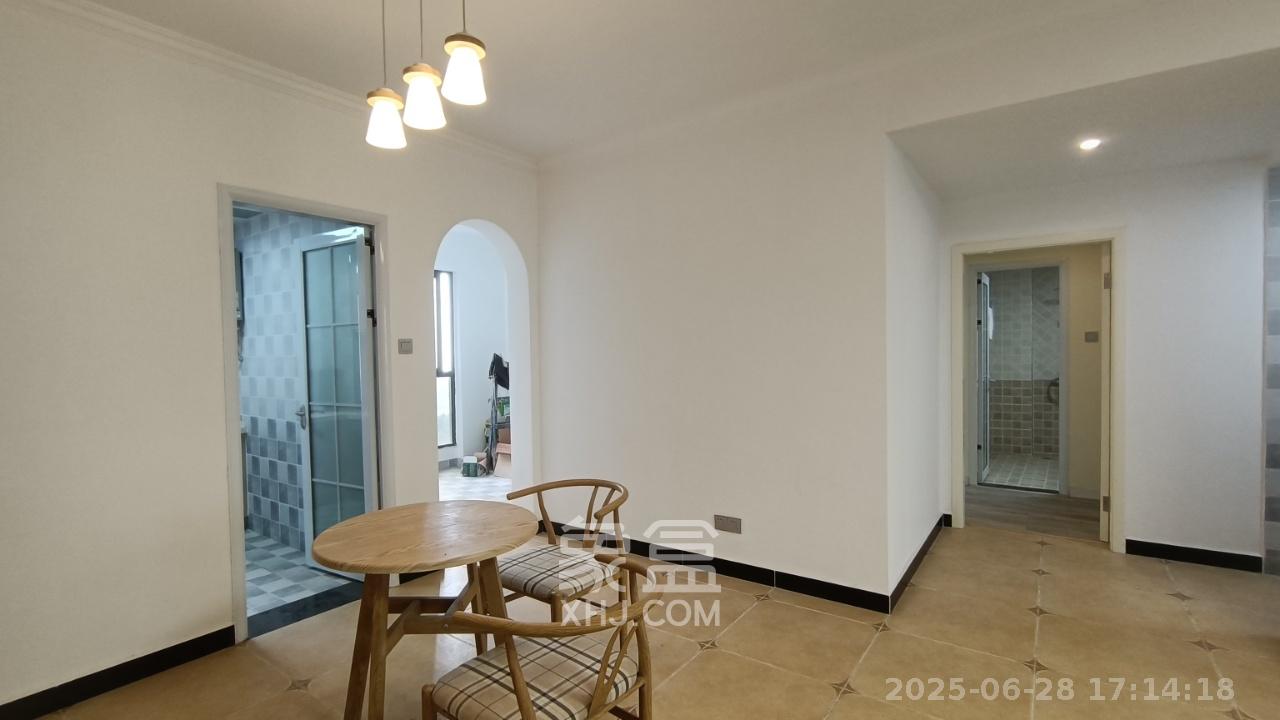 悦湖山  4室2厅2卫    2800.0元/月 悦湖山  4室2厅2卫    2800.0元/月