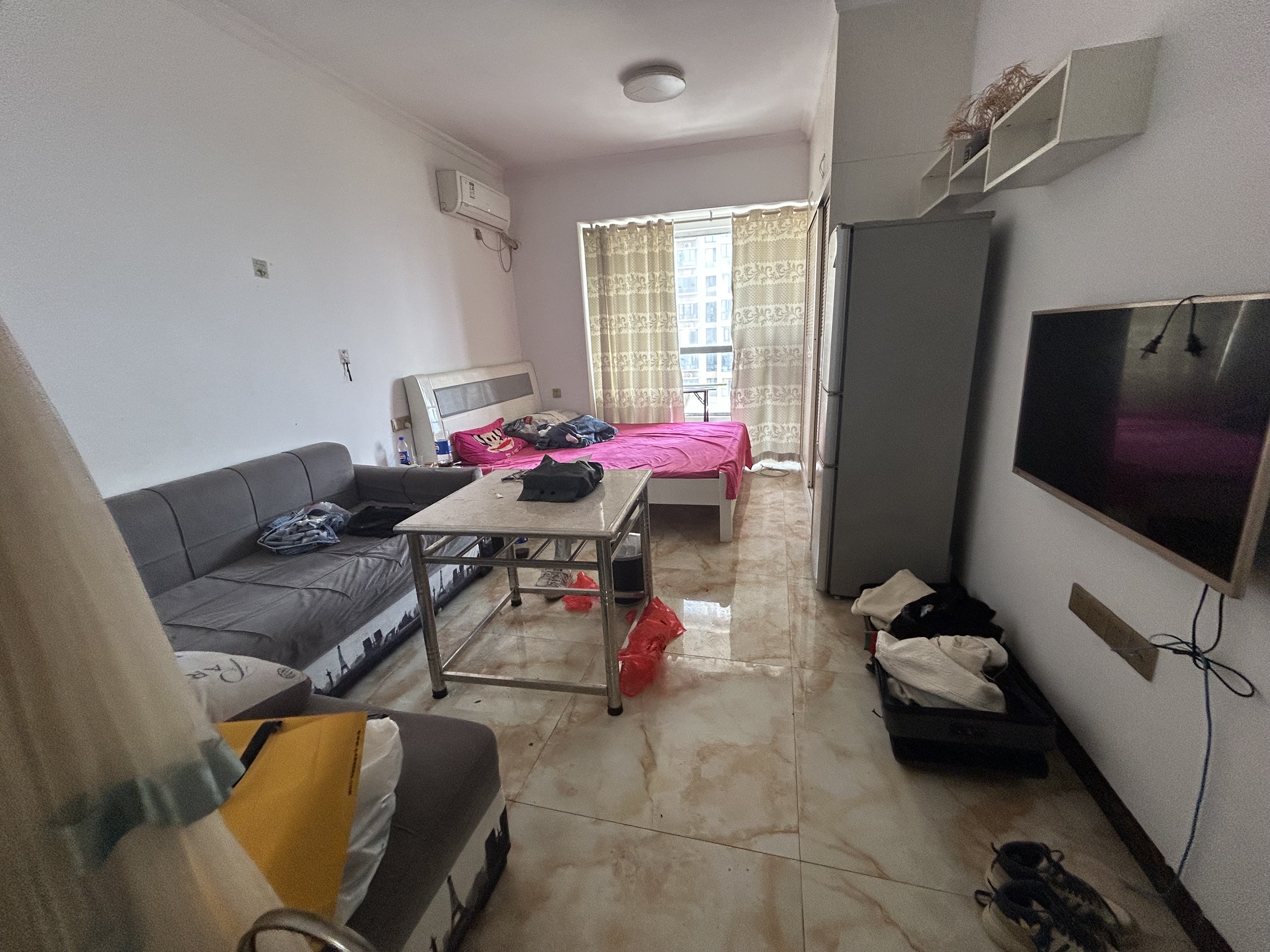 鸿浩达吉星广场(秀石街) 1室0厅0卫 15.8万 鸿浩达吉星广场(秀石街) 1室0厅0卫 15.8万客厅