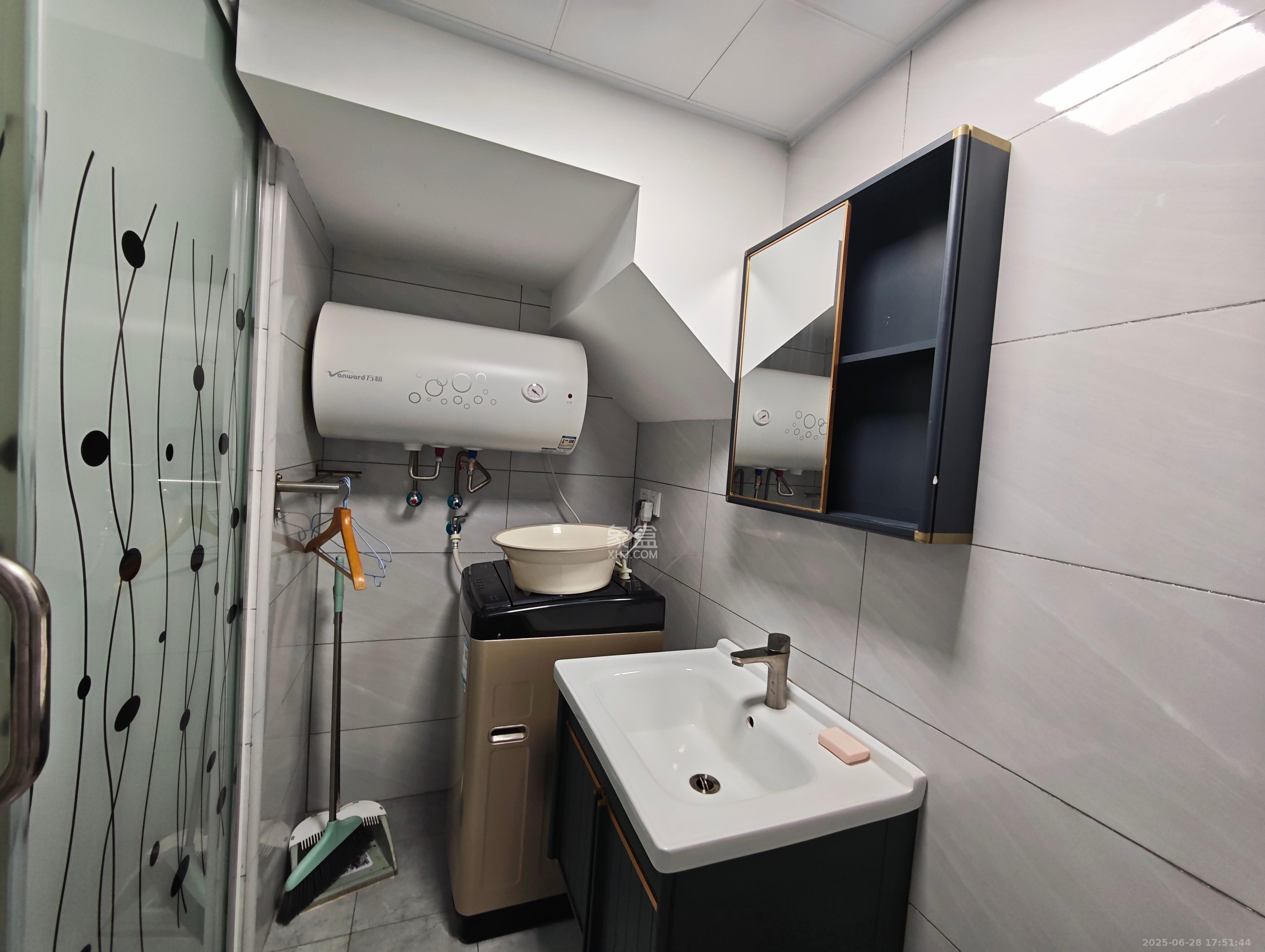 东方美地 2室1厅1卫 2000.0元/月 东方美地 2室1厅1卫 2000.0元/月室内图