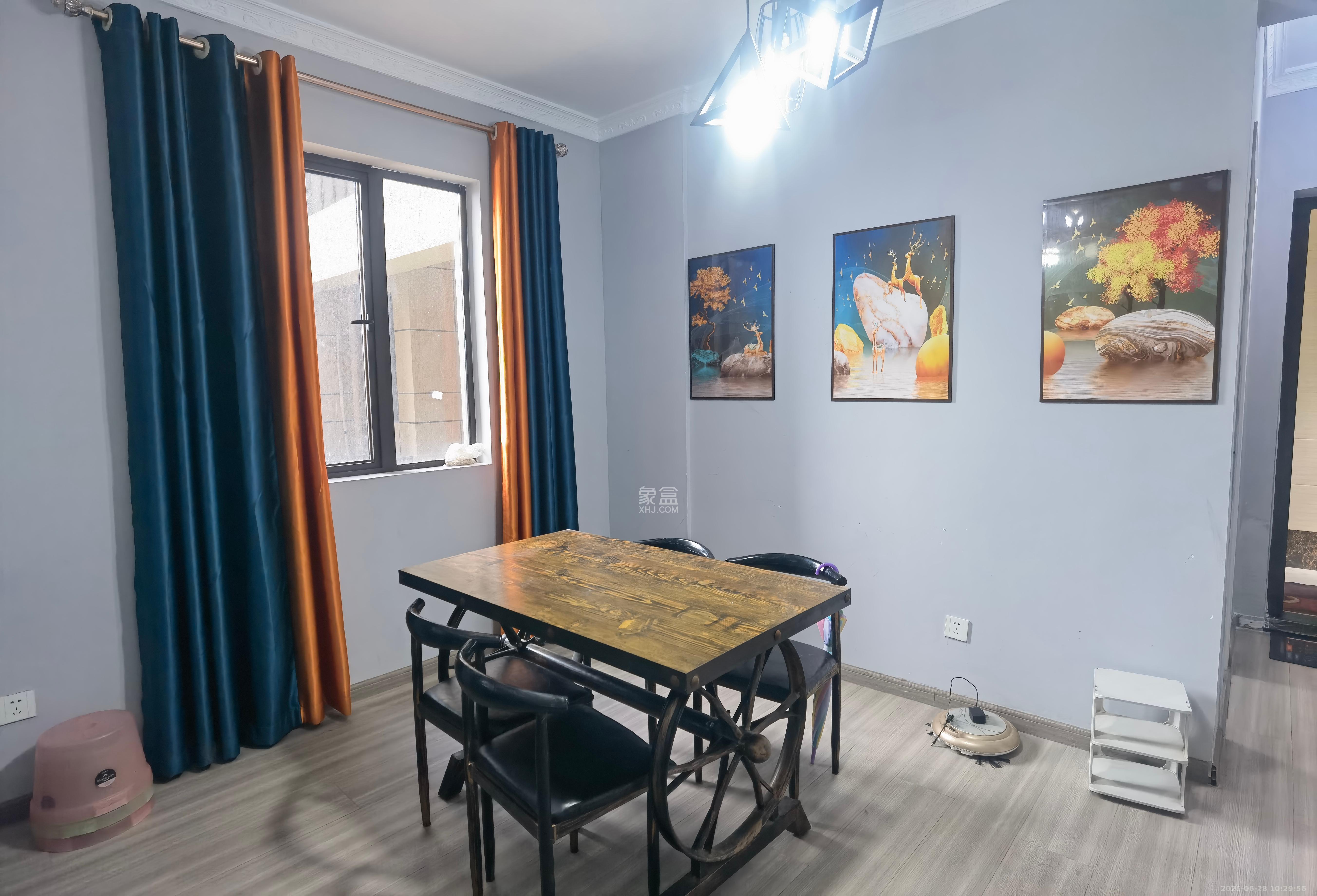 星湖湾二期高层  3室2厅2卫    2200.0元/月 星湖湾二期高层  3室2厅2卫    2200.0元/月室内图