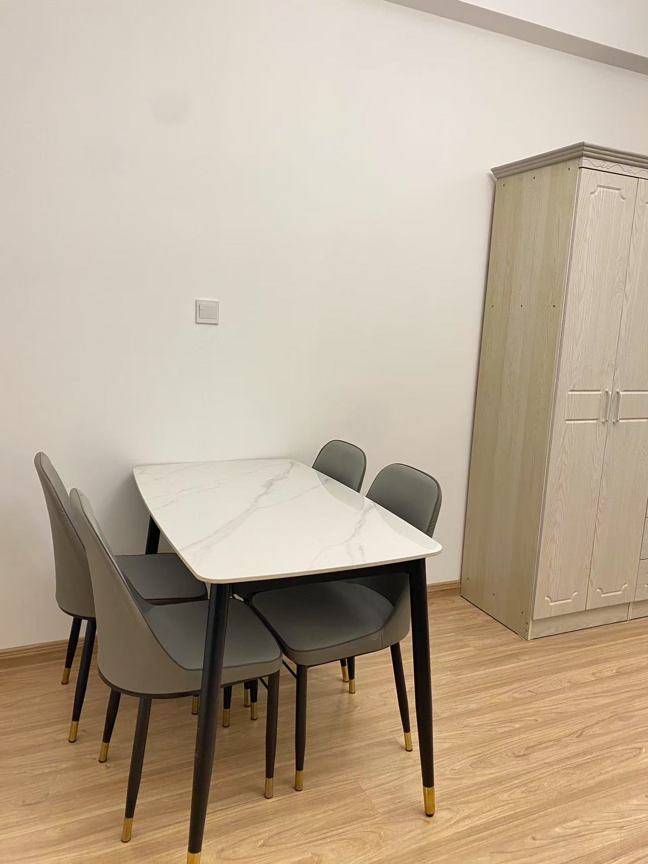 碧桂园衡州盛世 1室1厅1卫 1350.0元/月 碧桂园衡州盛世 1室1厅1卫 1350.0元/月室内图