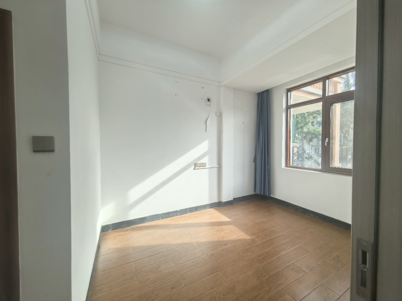 黄金海岸花园 9室2厅4卫 35000.0元/月 黄金海岸花园 9室2厅4卫 35000.0元/月室内图