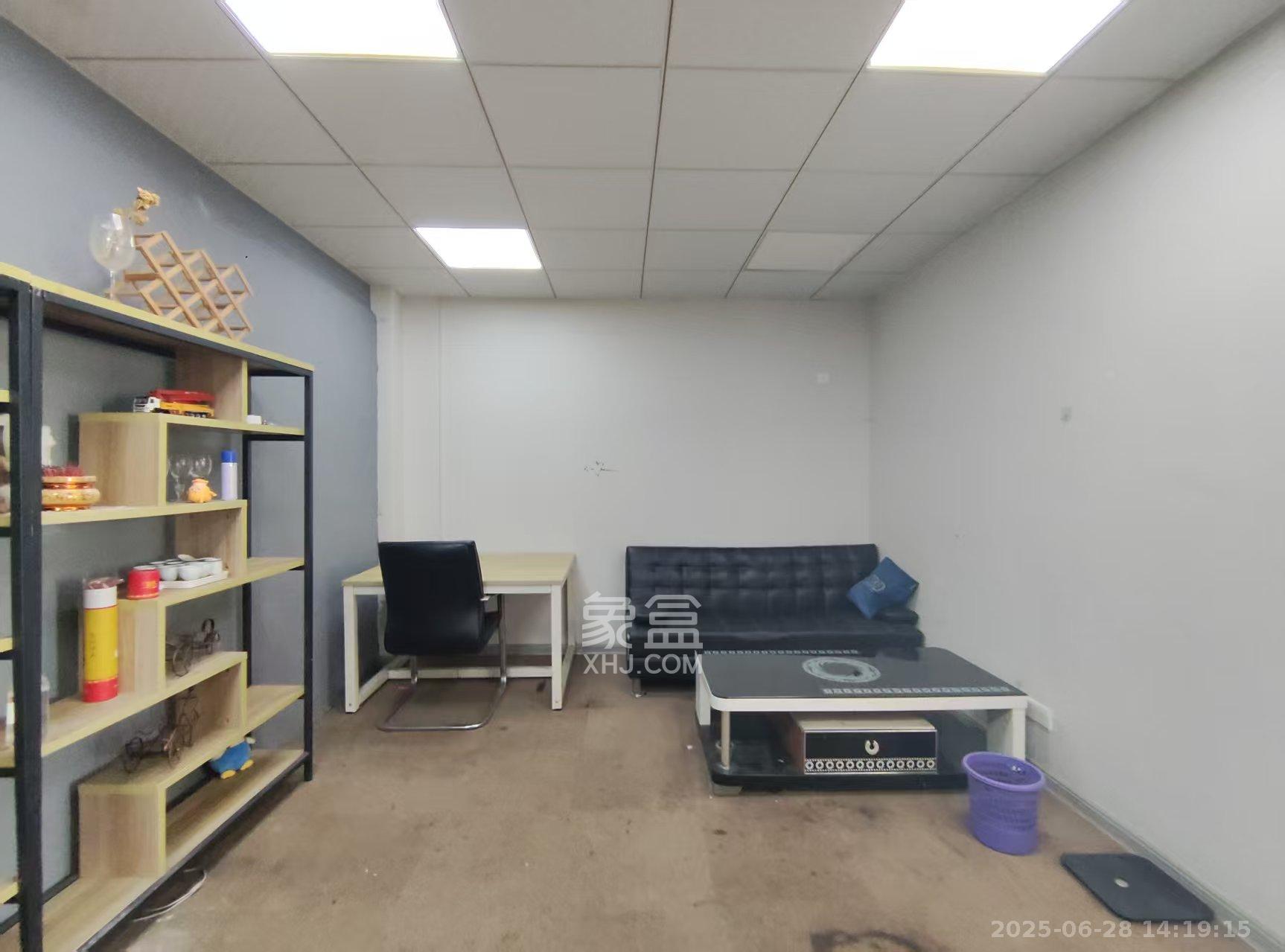 鸿铭中心 1室1厅1卫 1600.0元/月 鸿铭中心 1室1厅1卫 1600.0元/月室内图