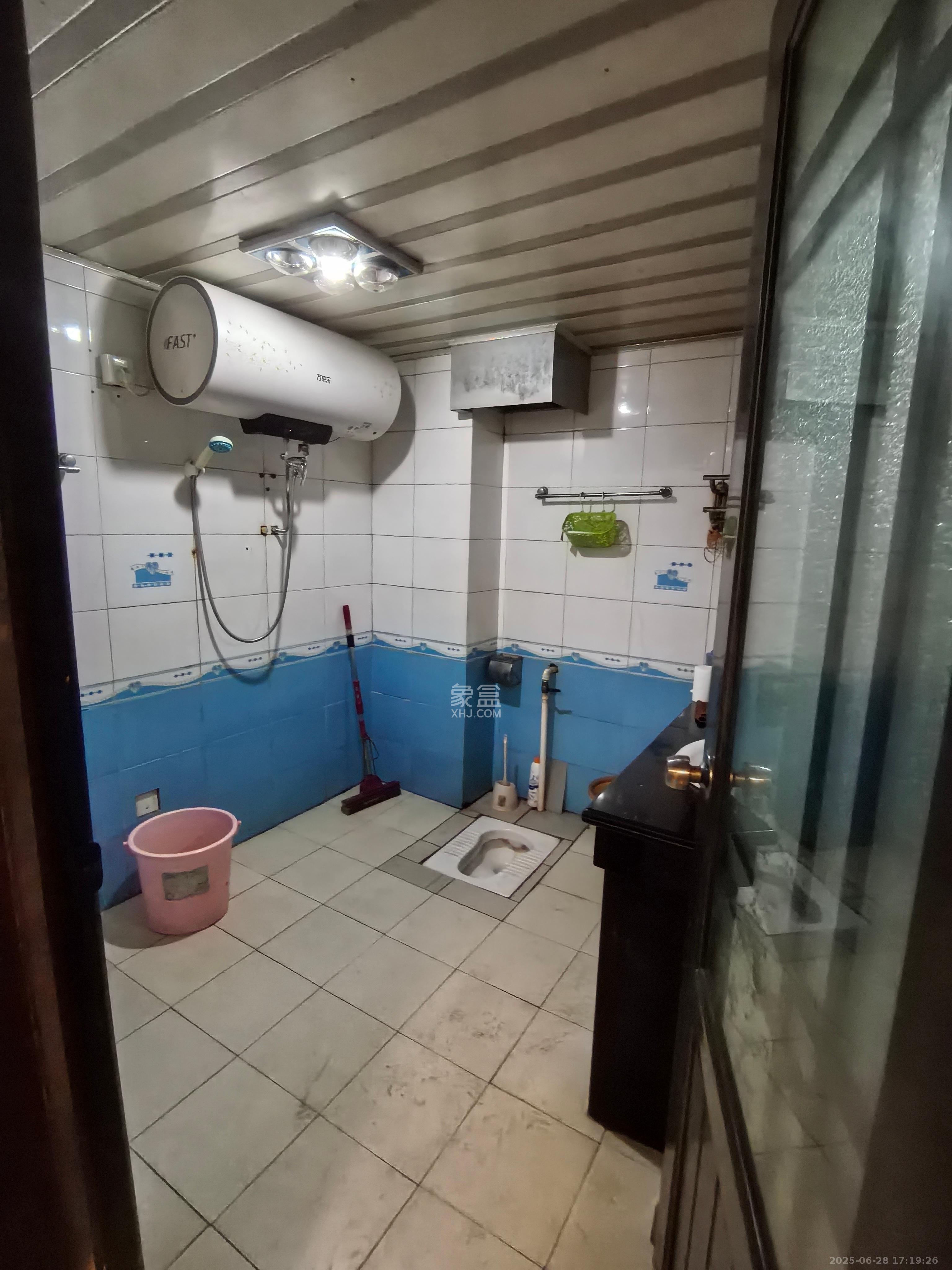 中南汽车世界 3室2厅1卫 1500.0元/月 中南汽车世界 3室2厅1卫 1500.0元/月室内图