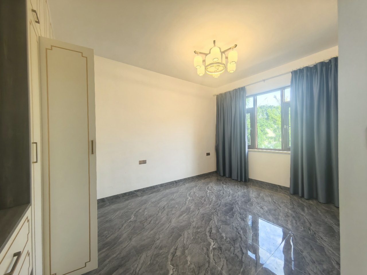 黄金海岸花园 9室2厅4卫 35000.0元/月 黄金海岸花园 9室2厅4卫 35000.0元/月室内图