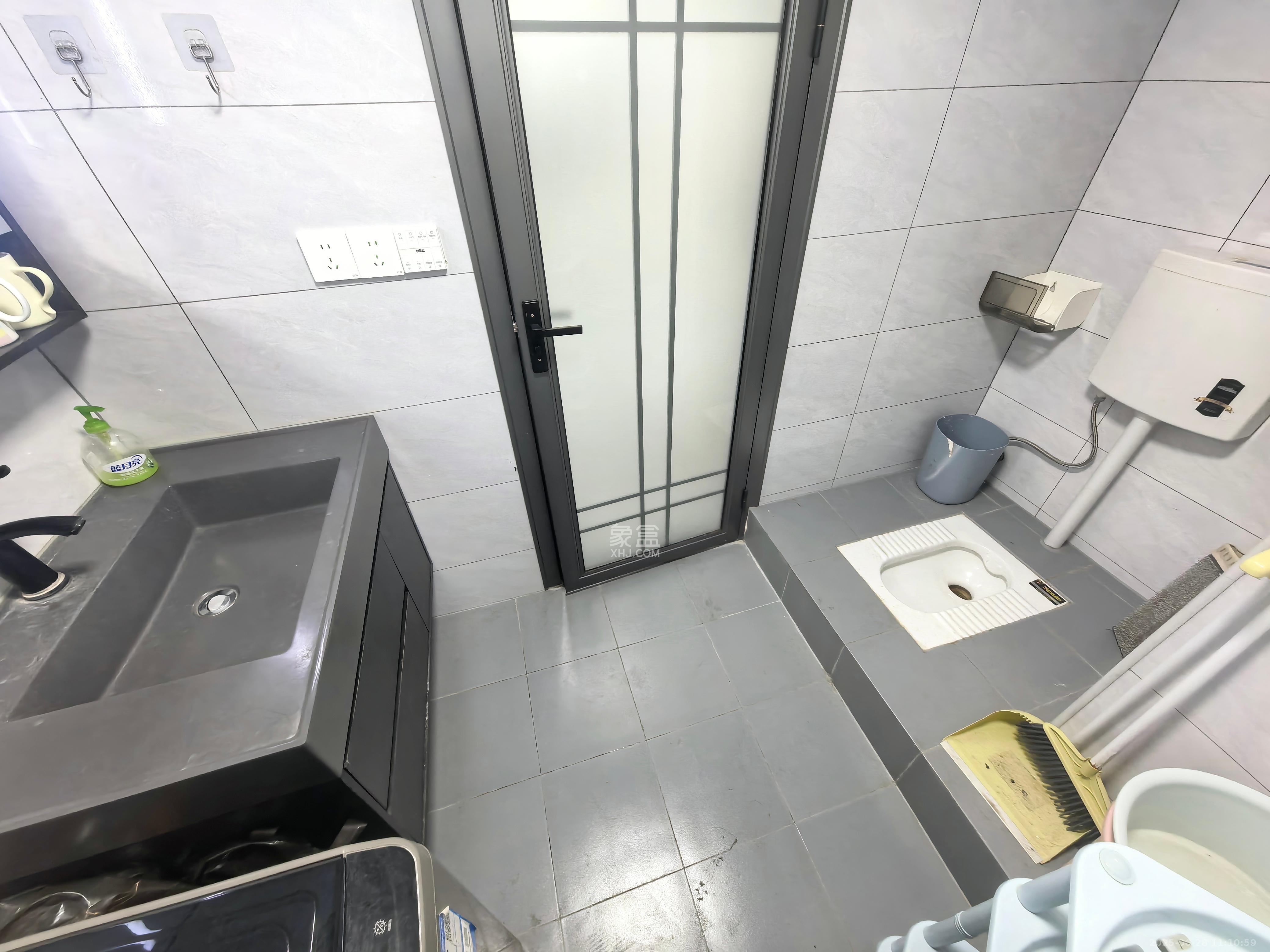 南山梅溪一方  1室1厅1卫    1800.0元/月 南山梅溪一方  1室1厅1卫    1800.0元/月室内图