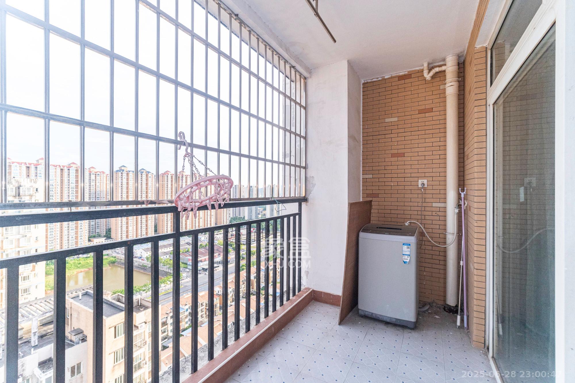 筑梦园  3室2厅2卫    72.0万 筑梦园  3室2厅2卫    72.0万阳台