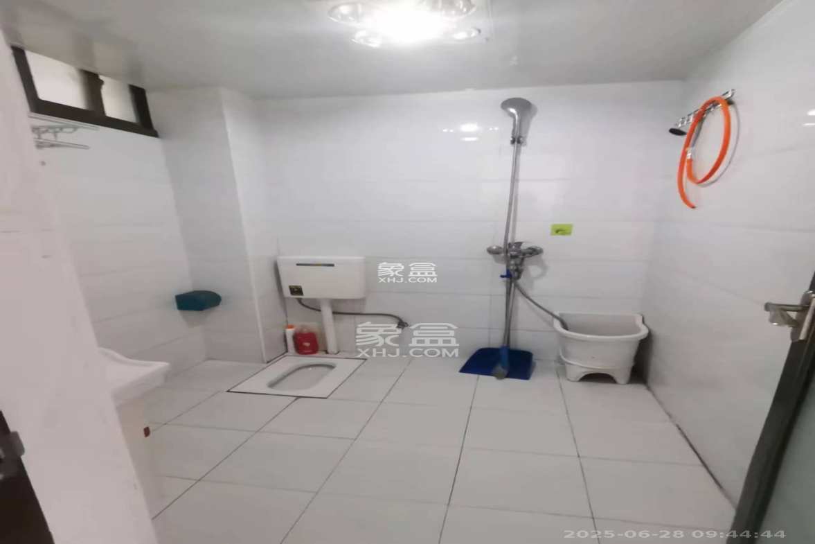 兴联母山小区 3室2厅1卫 1500.0元/月 兴联母山小区 3室2厅1卫 1500.0元/月室内图