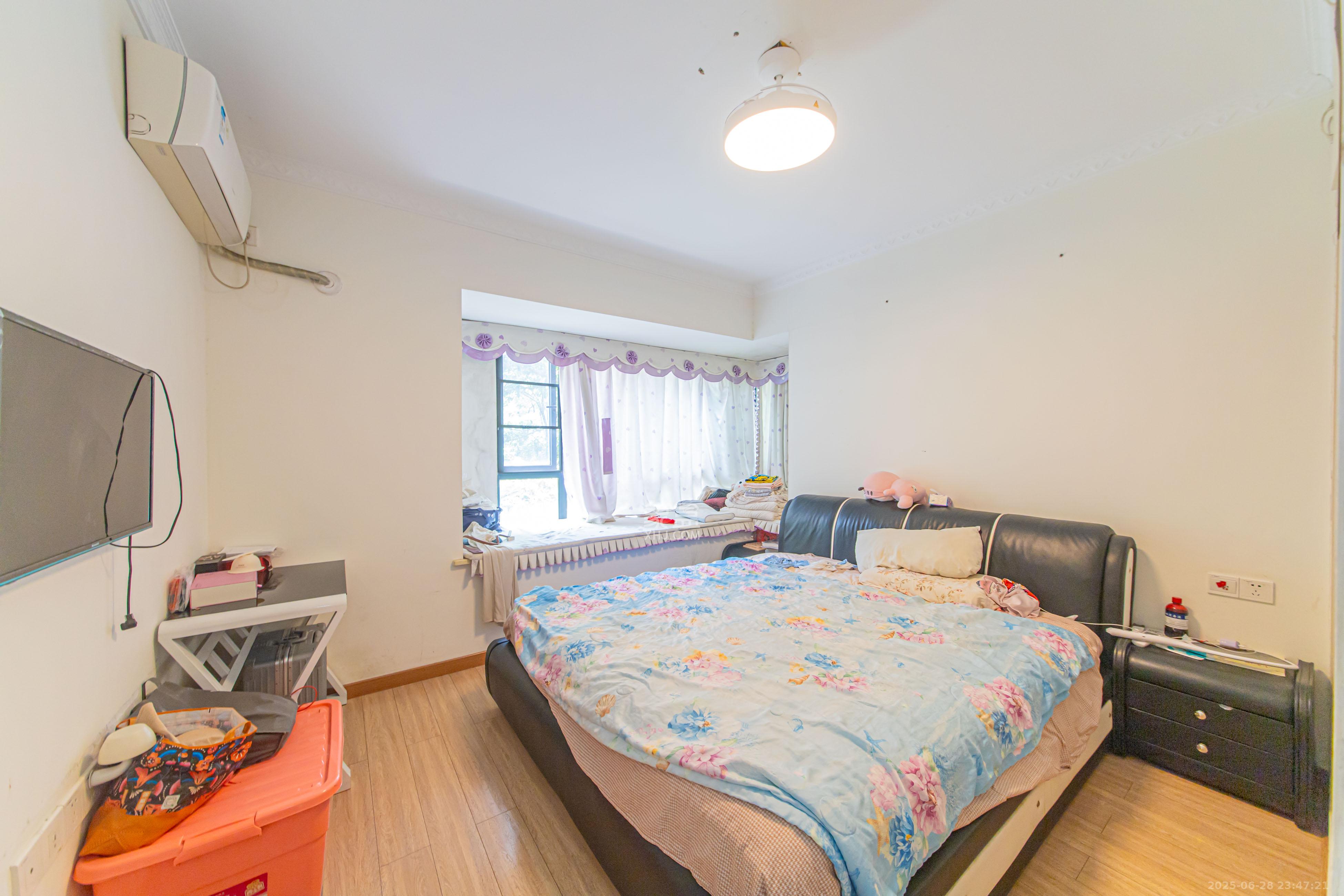 中建芙蓉嘉苑  3室2厅1卫    100.0万 中建芙蓉嘉苑  3室2厅1卫    100.0万卧室